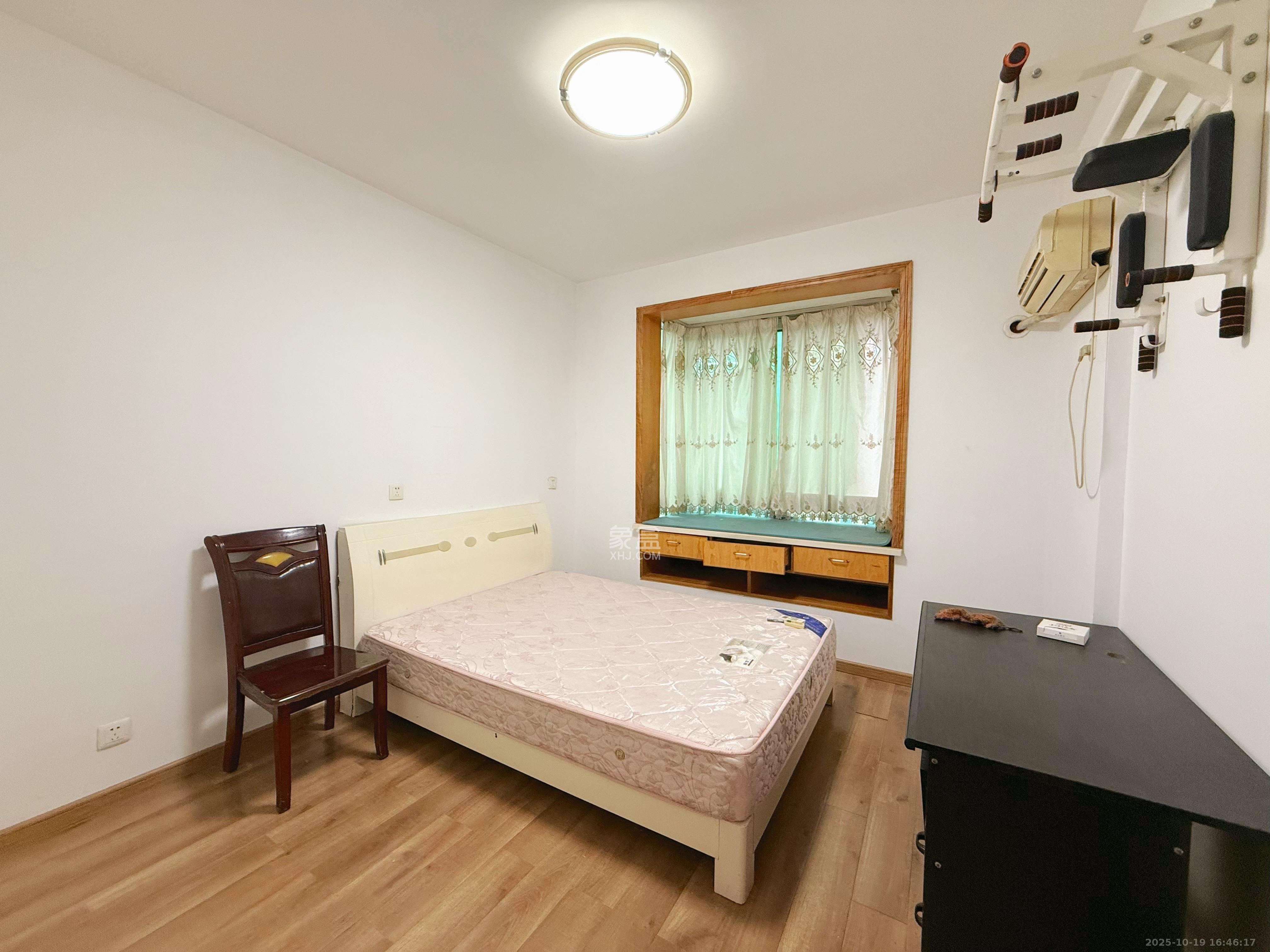 格林星城  3室2厅2卫    2400.0元/月 格林星城  3室2厅2卫    2400.0元/月室内图