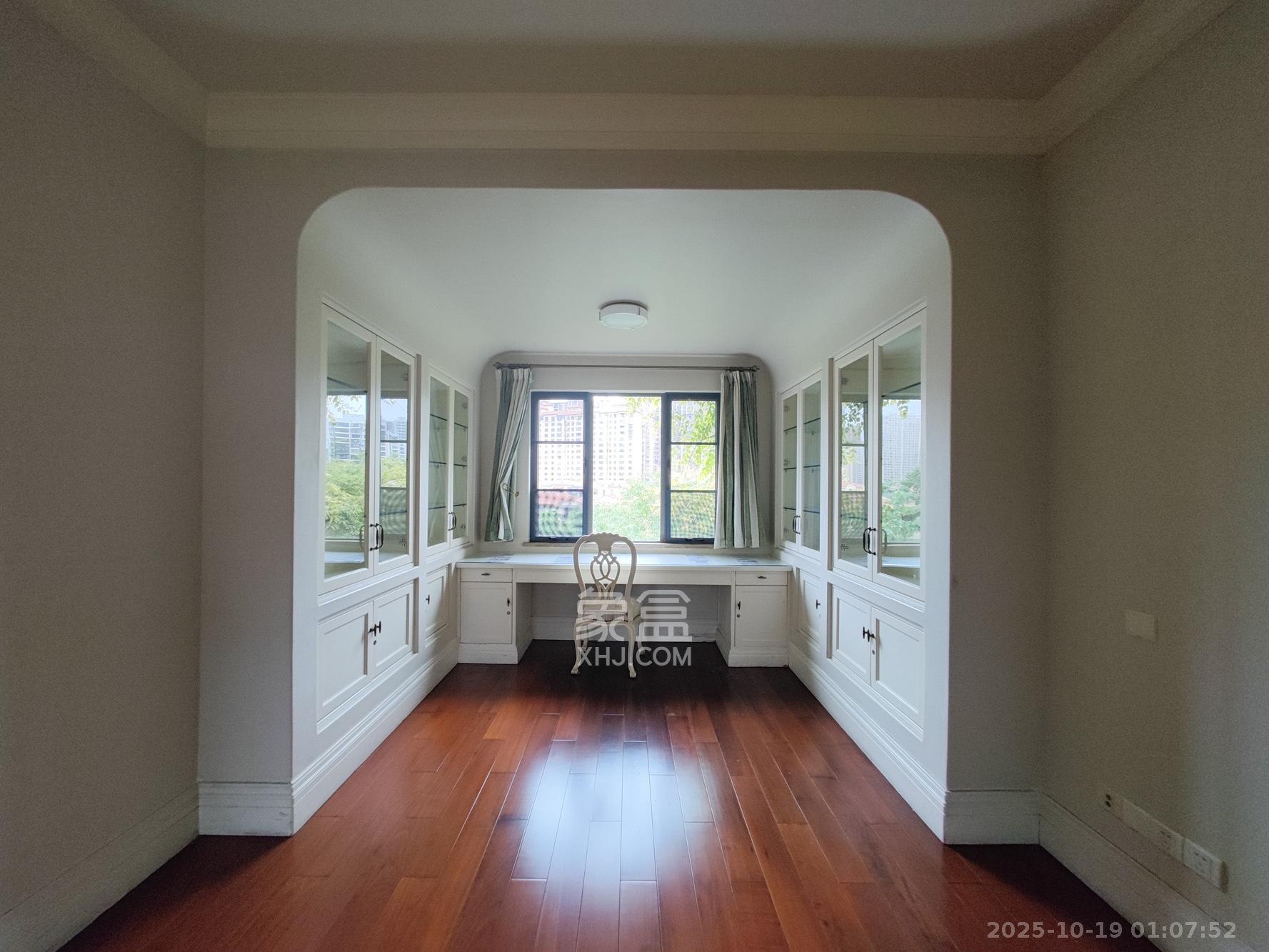 托斯卡纳洋房高层  5室2厅3卫    420.0万 托斯卡纳洋房高层  5室2厅3卫    420.0万其他