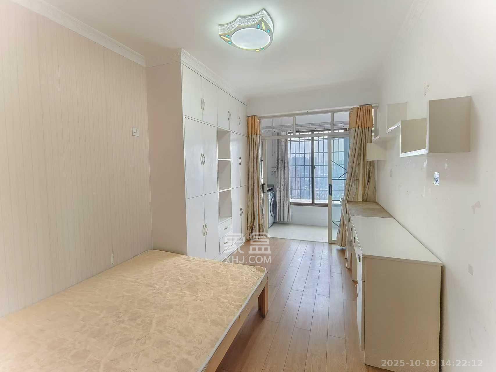 好望谷  3室2厅2卫    1800.0元/月室内图