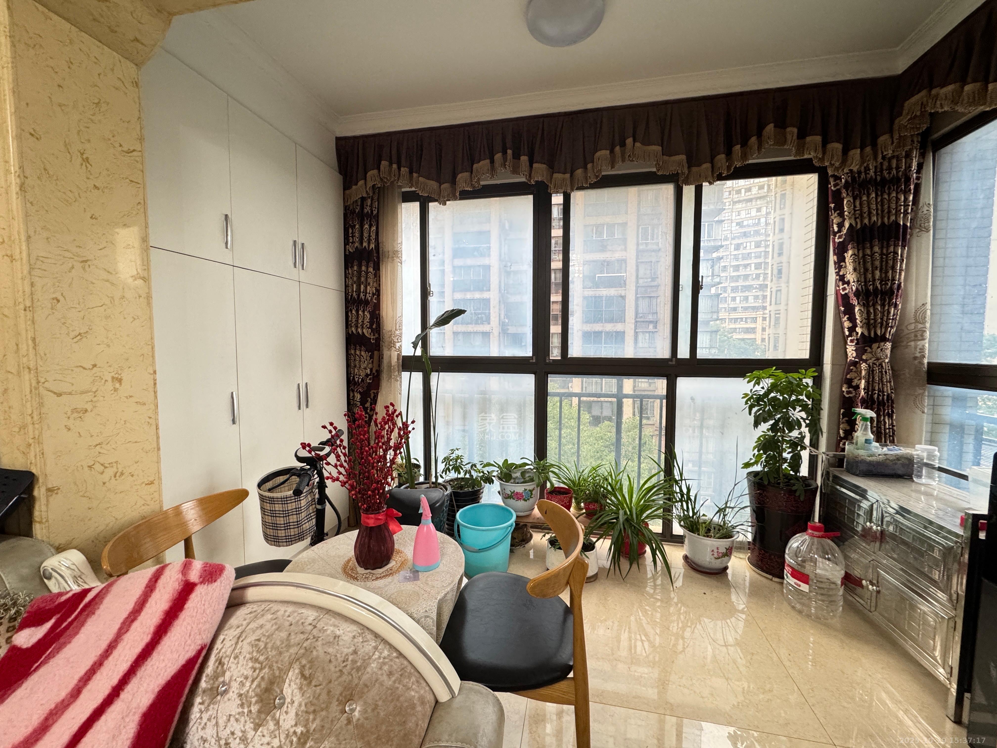 金域南外滩(望江佳园) 3室2厅2卫 4000.0元/月 金域南外滩(望江佳园) 3室2厅2卫 4000.0元/月室内图