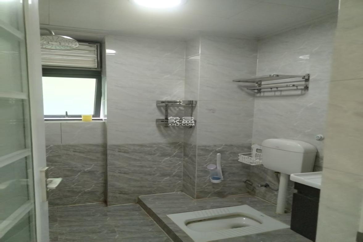 棕榈园(椰海新城3期) 2室2厅1卫 2500.0元/月 棕榈园(椰海新城3期) 2室2厅1卫 2500.0元/月室内图