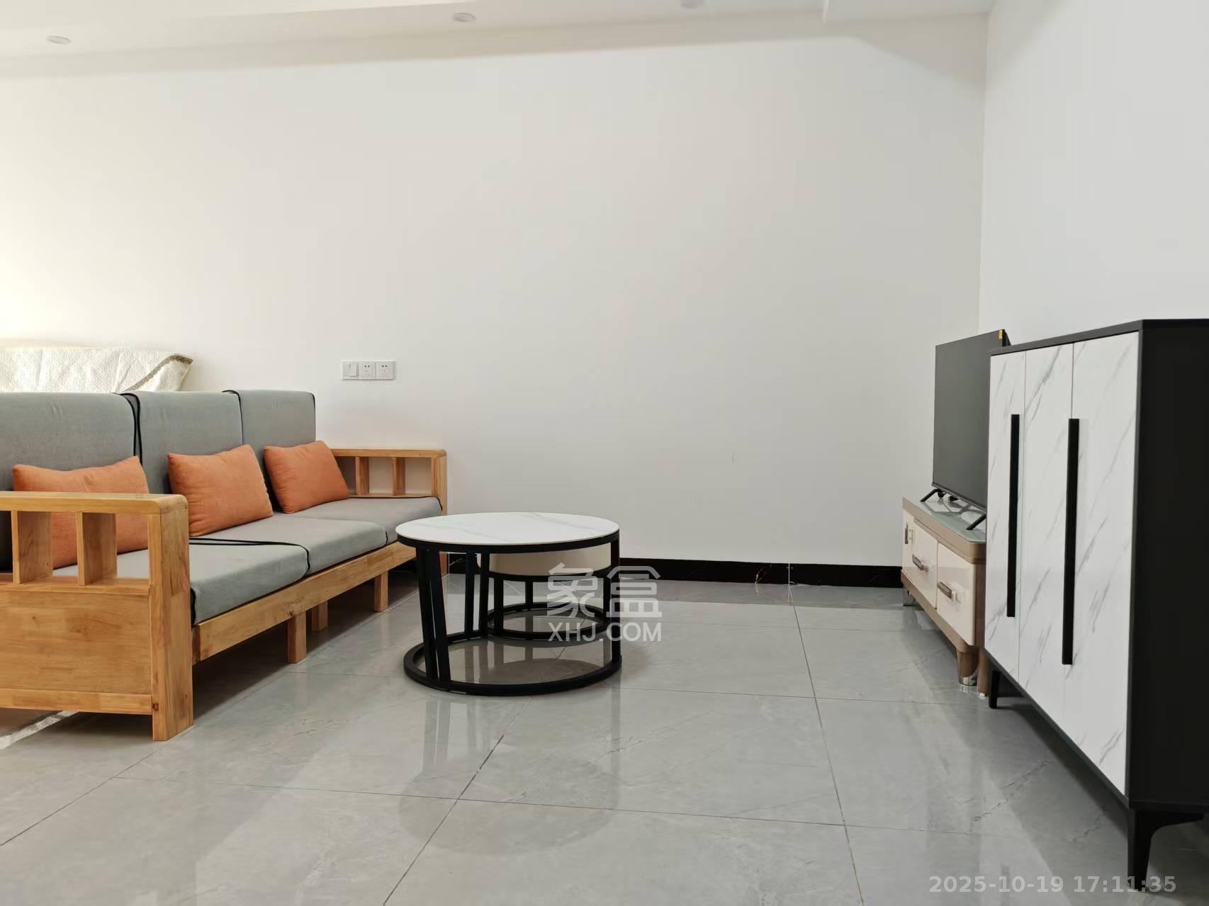 天心白沙里  1室1厅1卫    2200.0元/月 天心白沙里  1室1厅1卫    2200.0元/月室内图