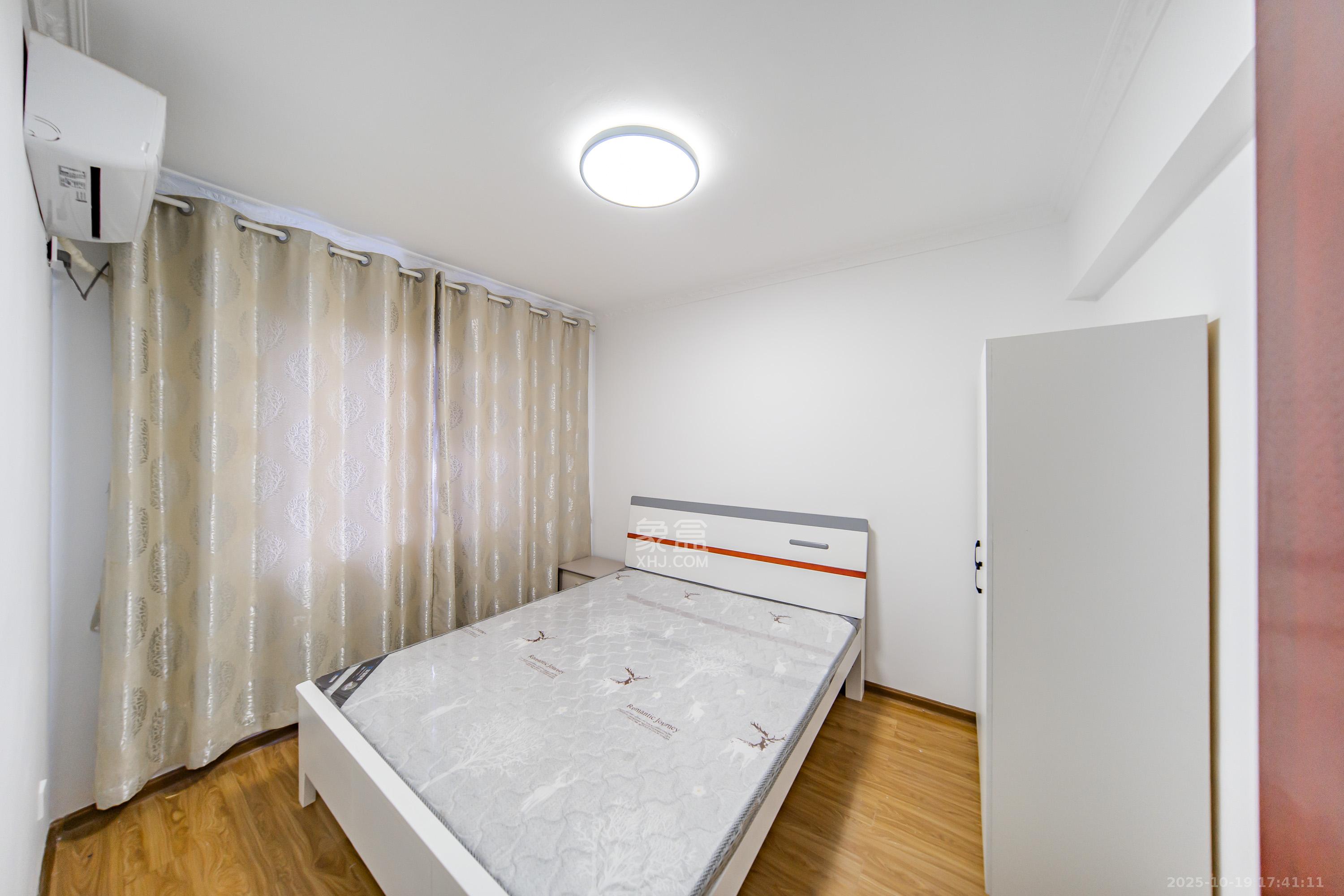 湘熙水郡(观澜海赋家园)  3室2厅2卫    130.0万 湘熙水郡(观澜海赋家园)  3室2厅2卫    130.0万卧室