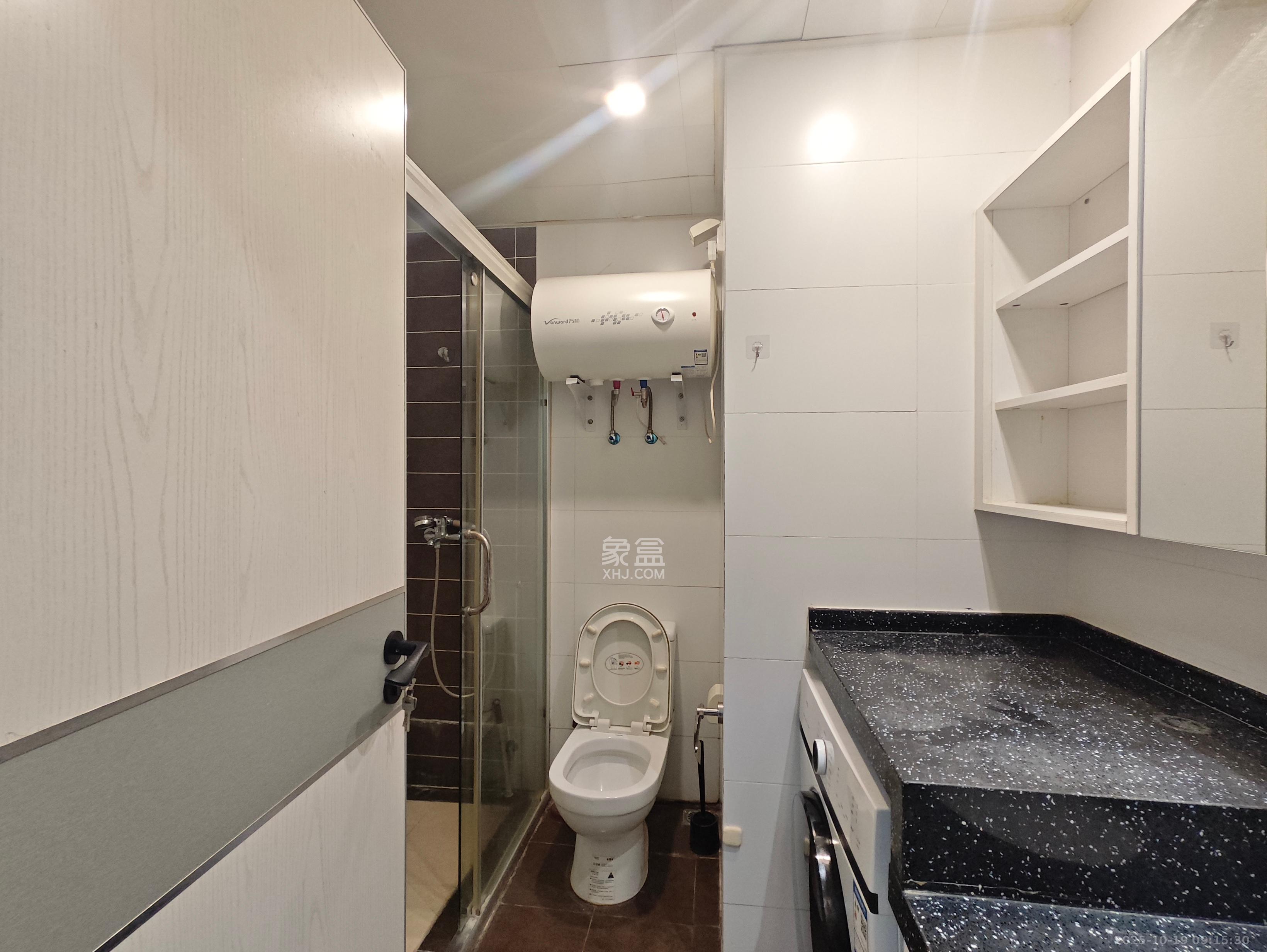 江山帝景哈佛  1室1厅1卫    1300.0元/月室内图