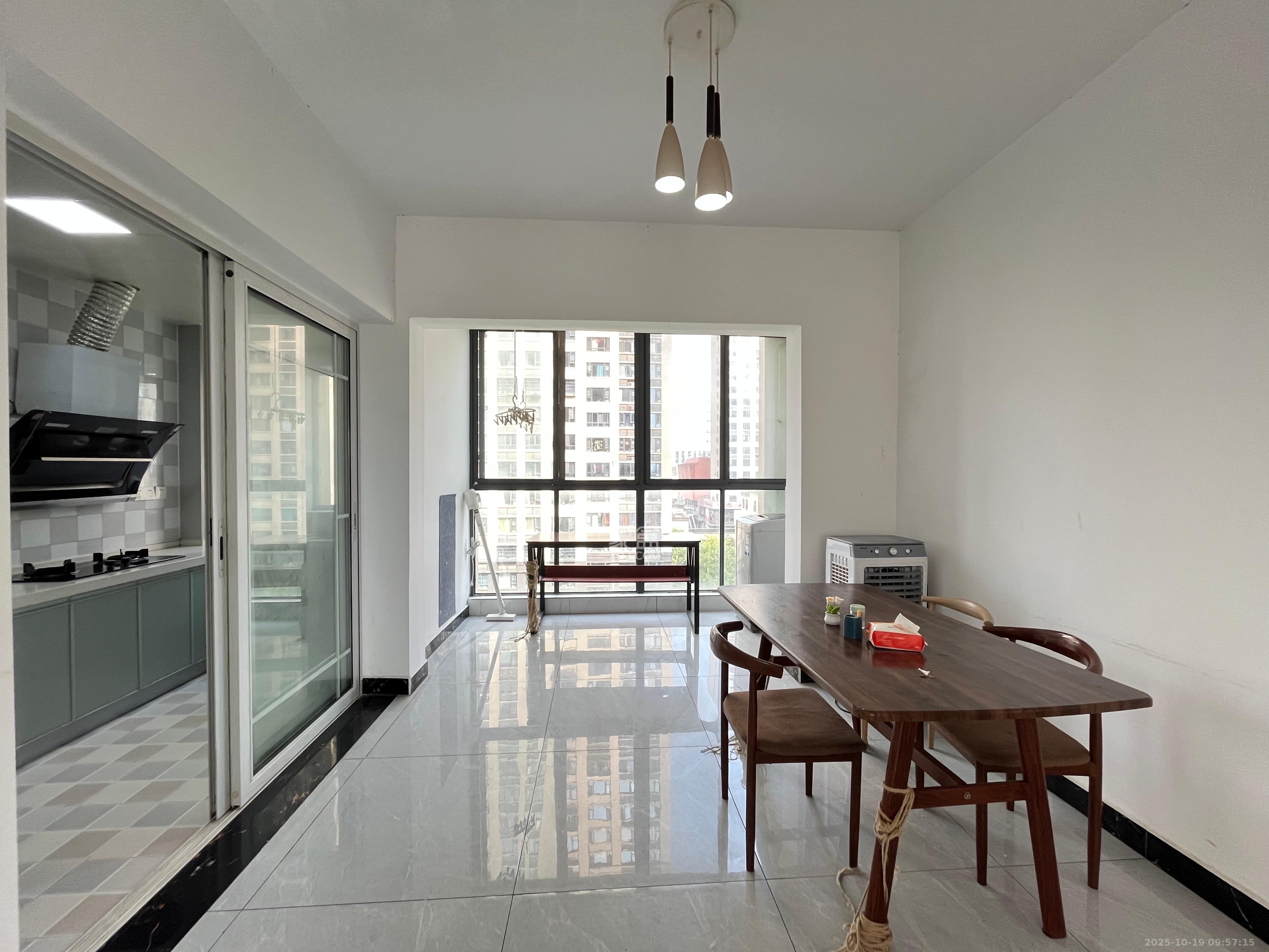 金科天悦（金科美邻汇）  3室2厅2卫    2500.0元/月室内图