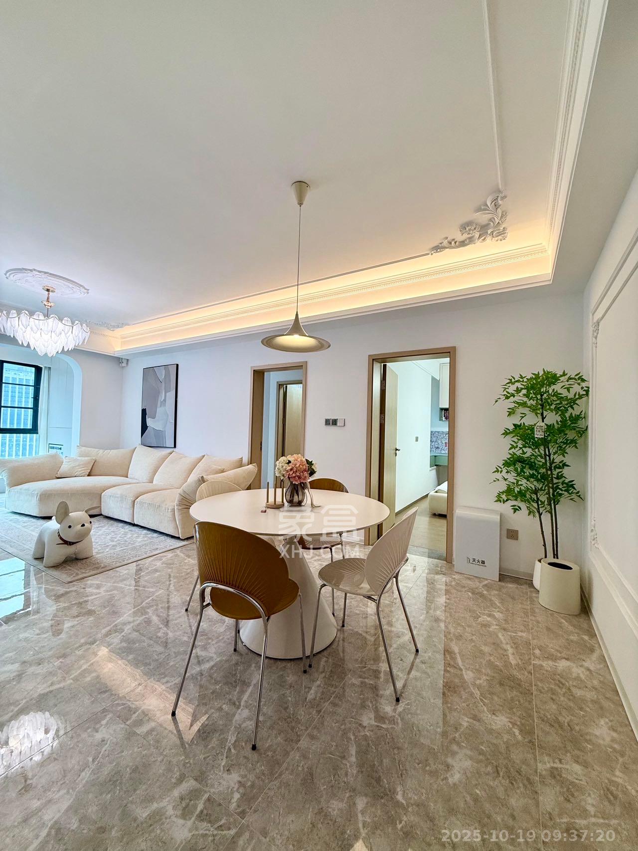 复地滨江金融中心  3室2厅2卫    5500.0元/月室内图