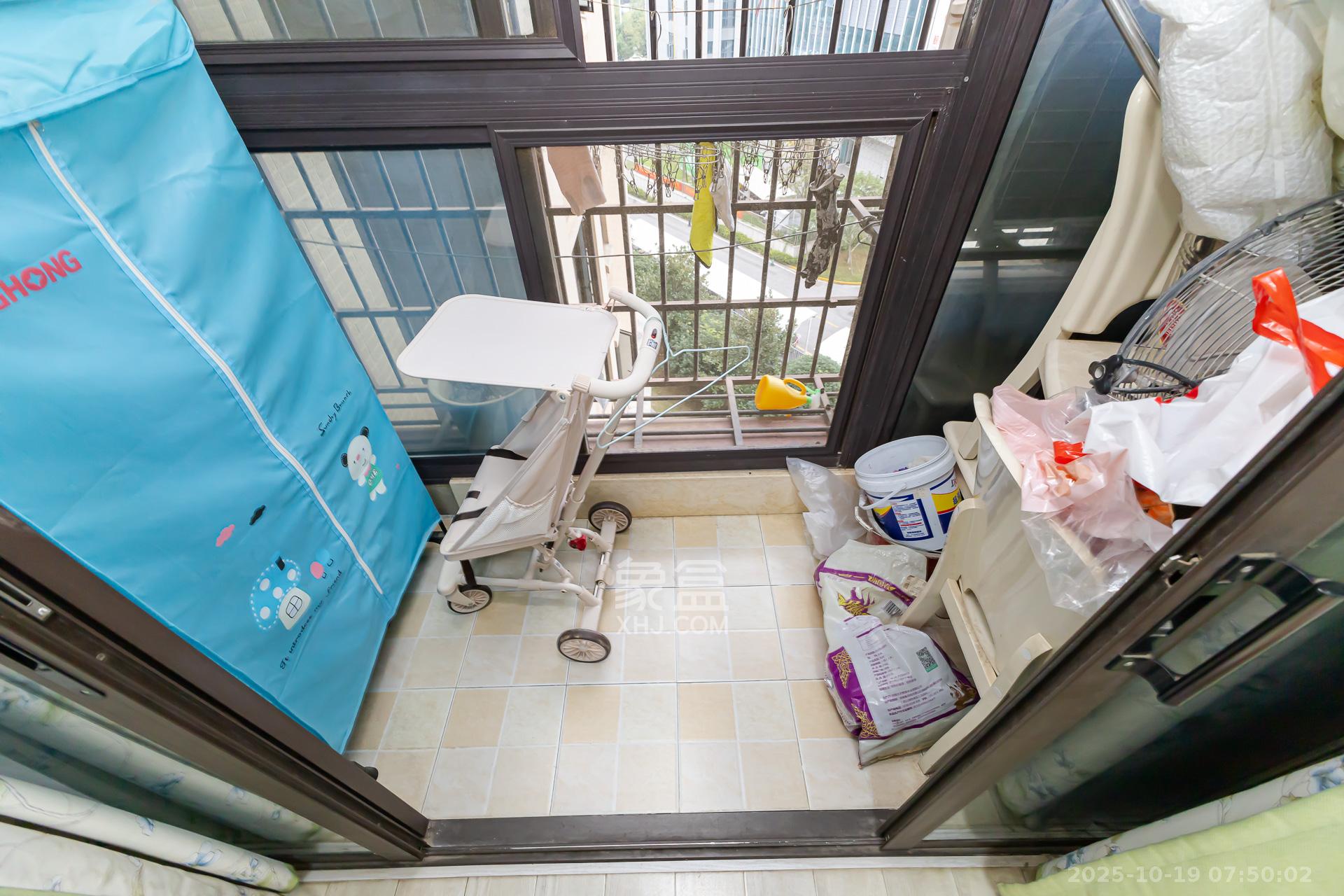 长燃新奥佳园  4室2厅2卫    88.8万 长燃新奥佳园  4室2厅2卫    88.8万阳台