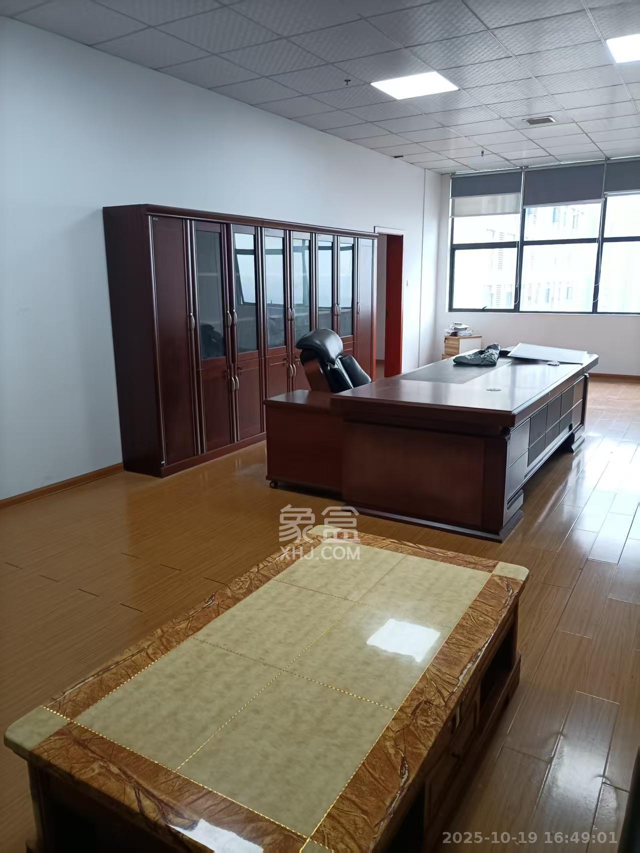 保利麓谷林语I区  1室1厅1卫    1500.0元/月