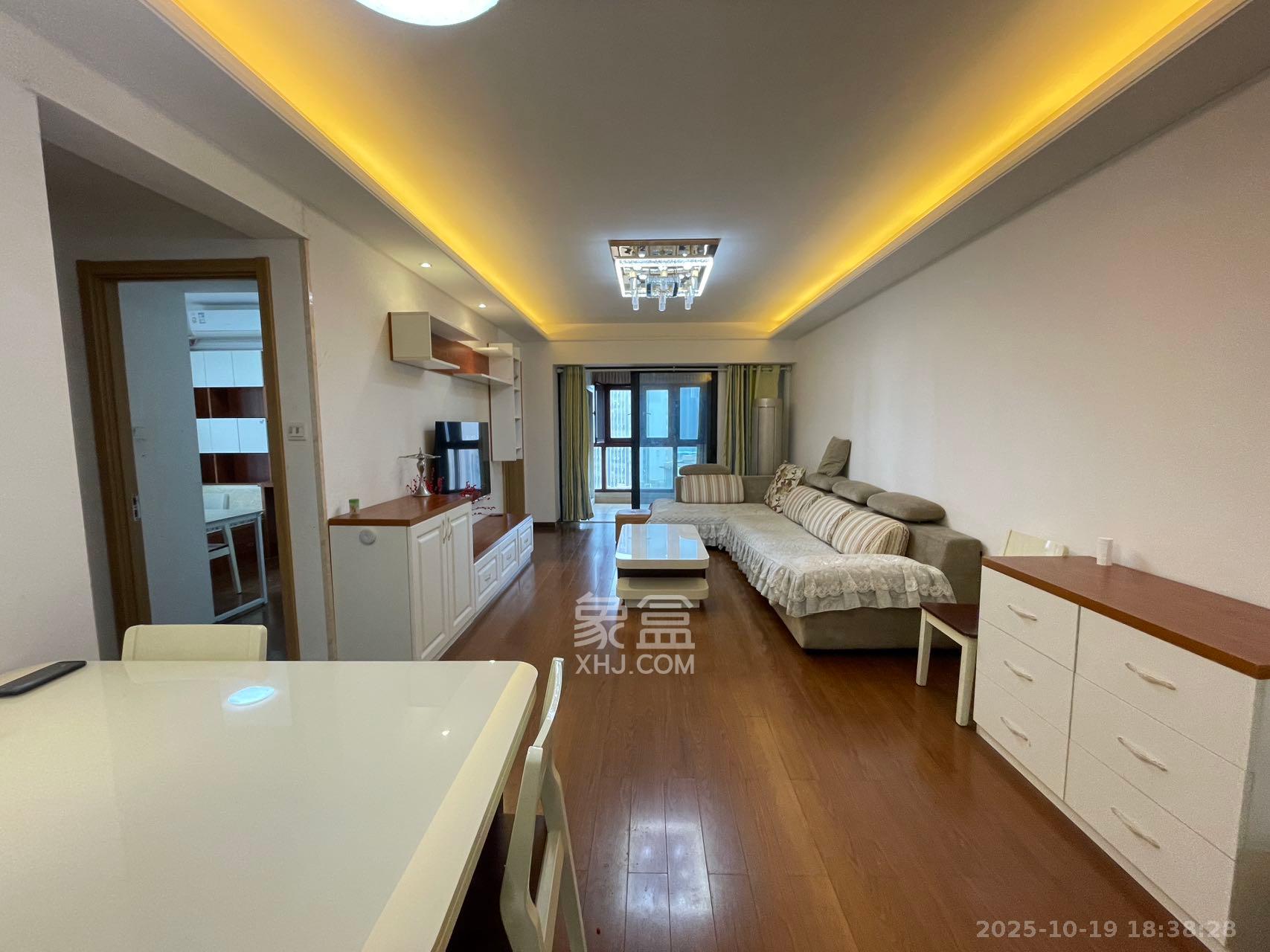 万科魅力之城非凡里  3室1厅1卫    2600.0元/月室内图