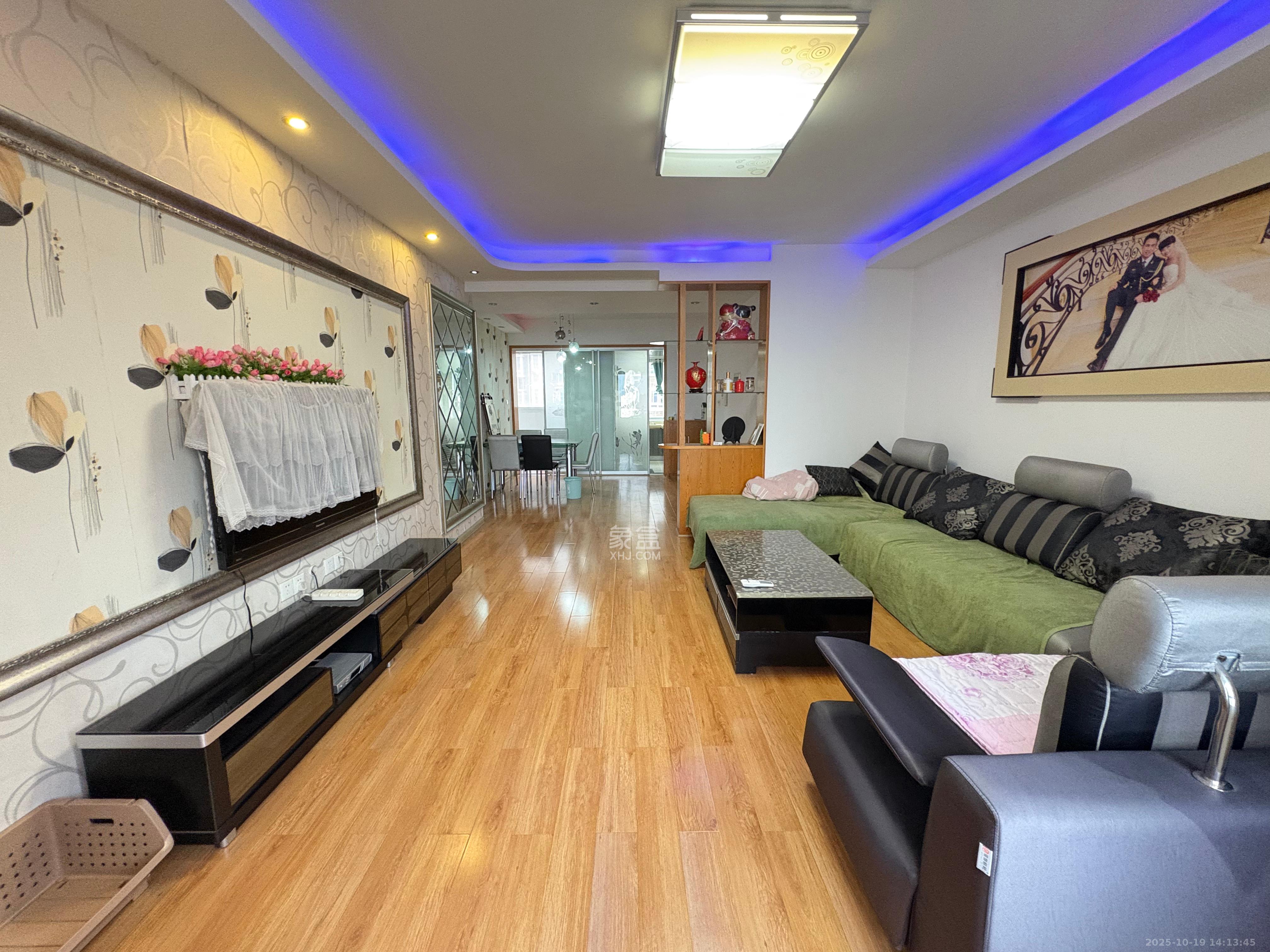 世景华庭  3室2厅1卫    2200.0元/月室内图