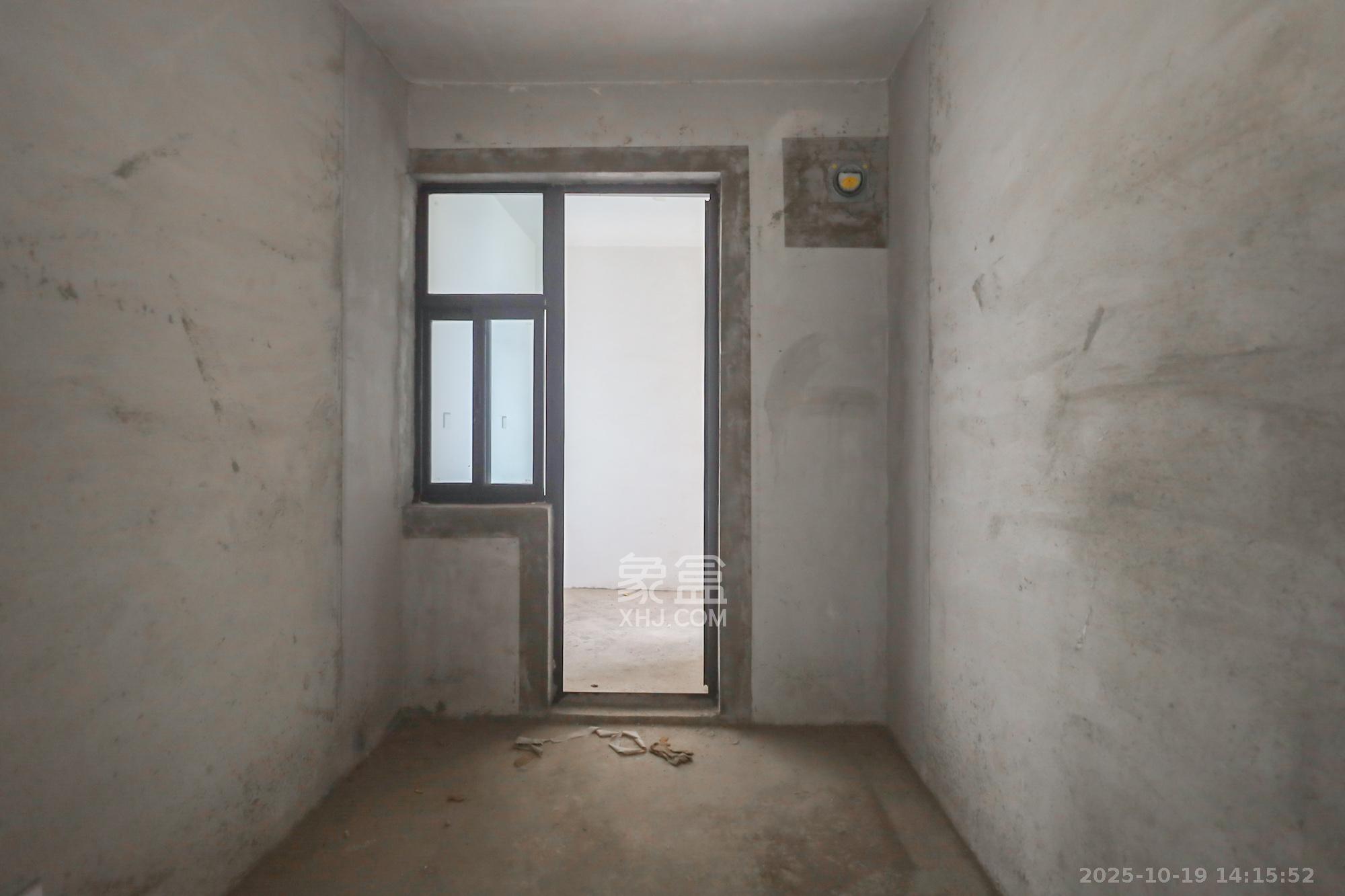 保利西海岸A区  4室2厅2卫    320.0万 保利西海岸A区  4室2厅2卫    320.0万其他