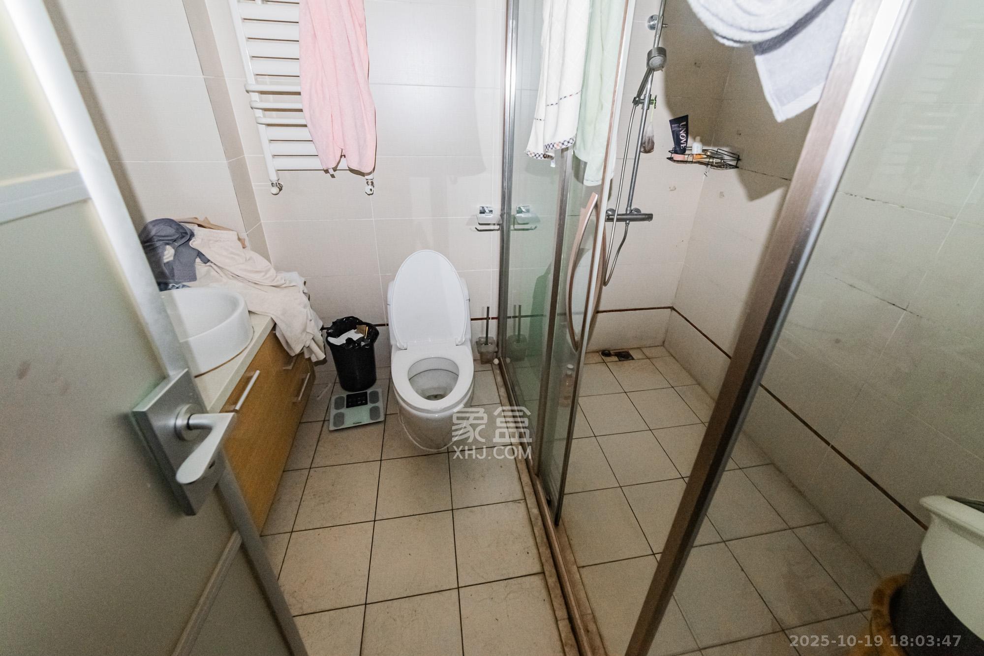 湘江世纪城湘江豪庭 4室2厅1卫 328.0万 湘江世纪城湘江豪庭 4室2厅1卫 328.0万卫生间