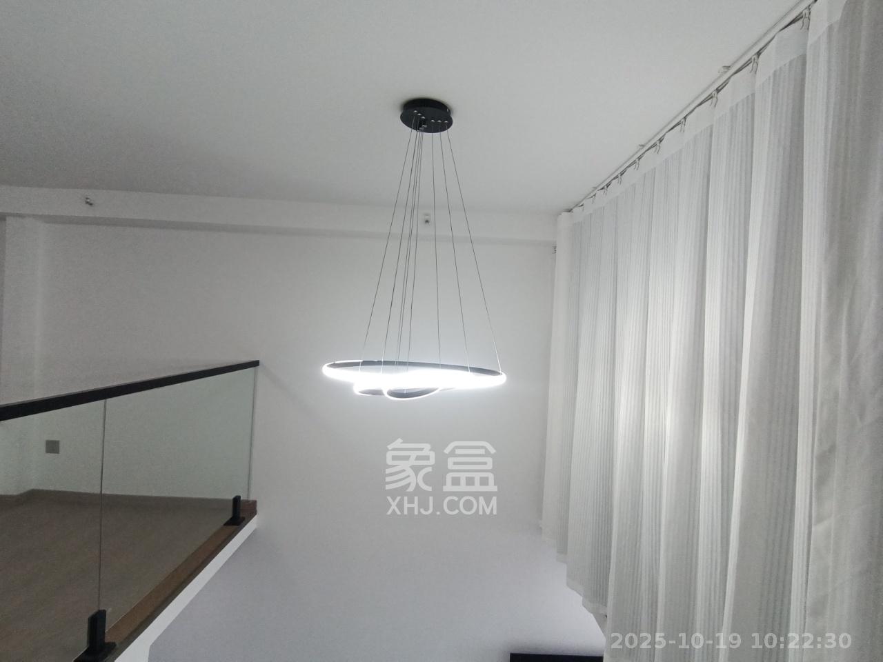 卓越中寰 2室1厅1卫 2200.0元/月 卓越中寰 2室1厅1卫 2200.0元/月室内图