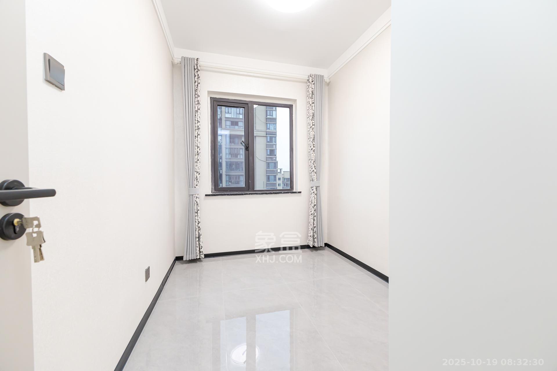 勤诚达境界城 4室2厅2卫 112.8万 勤诚达境界城 4室2厅2卫 112.8万卧室