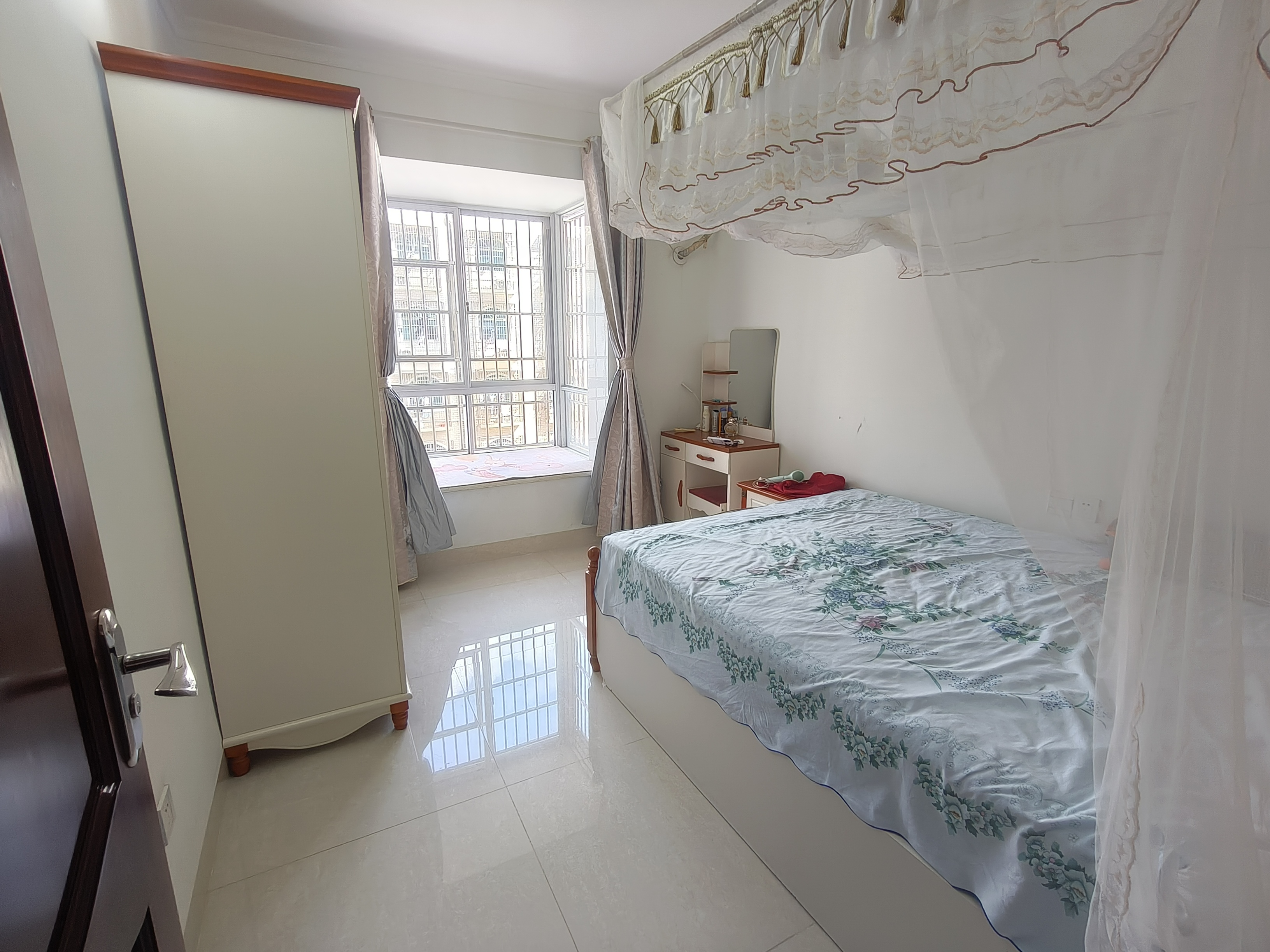 工商学院教工宿舍  3室2厅1卫    2600.0元/月室内图