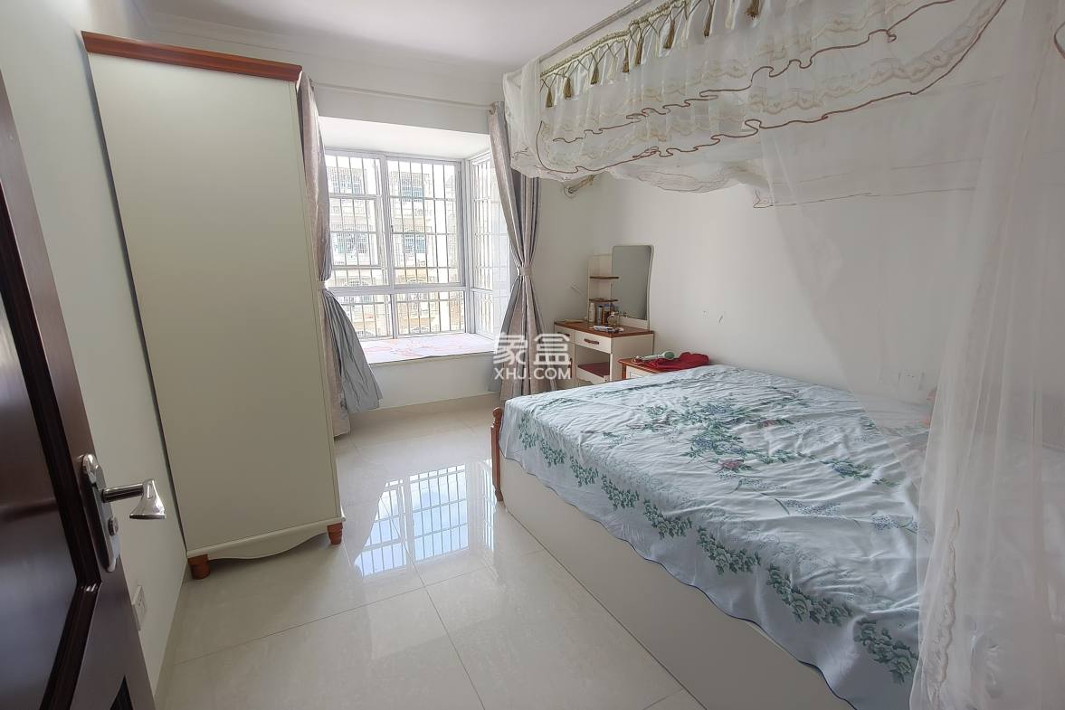 工商学院教工宿舍 3室2厅1卫 2600.0元/月 工商学院教工宿舍 3室2厅1卫 2600.0元/月室内图