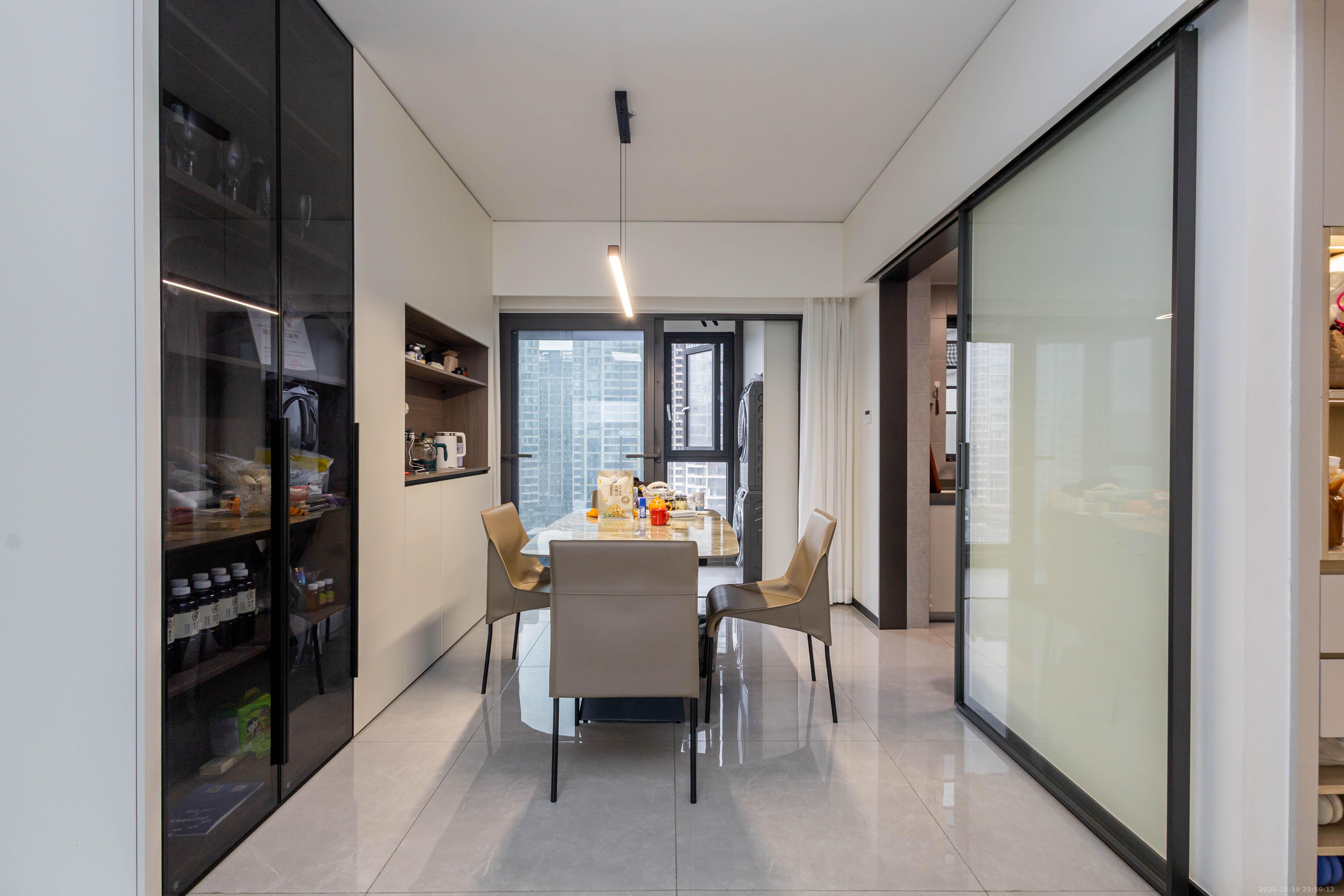 时代印记（长沙时代印记花园）  4室2厅3卫    230.0万客厅