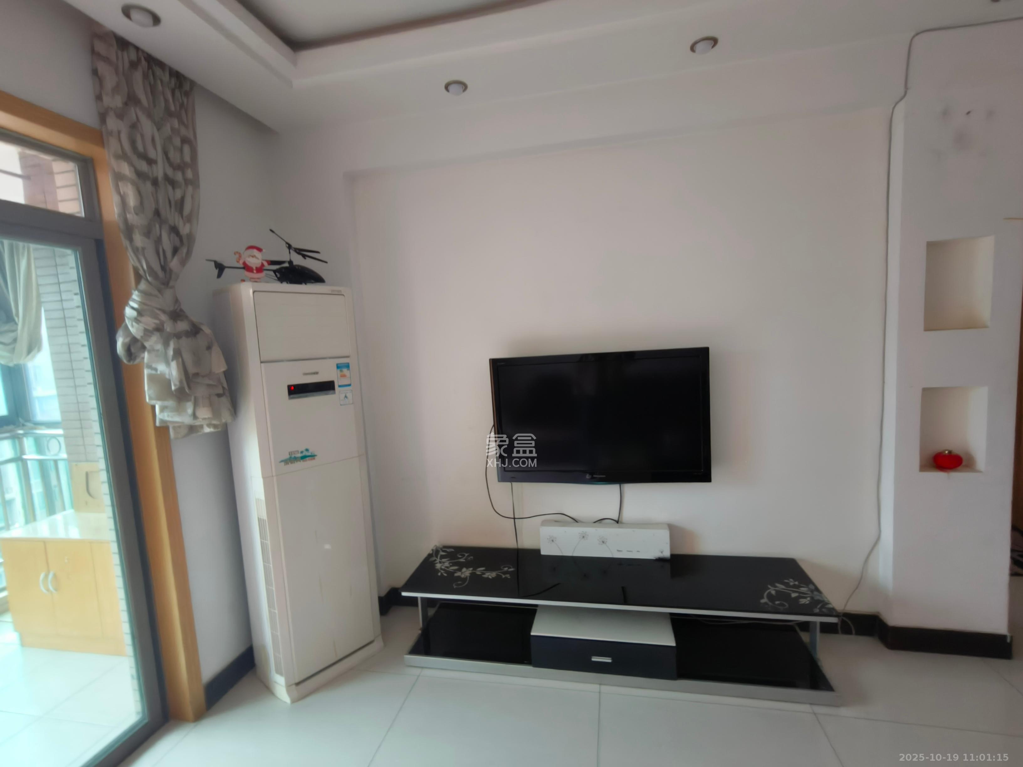 新城新世界一二三期  2室2厅1卫    2200.0元/月室内图