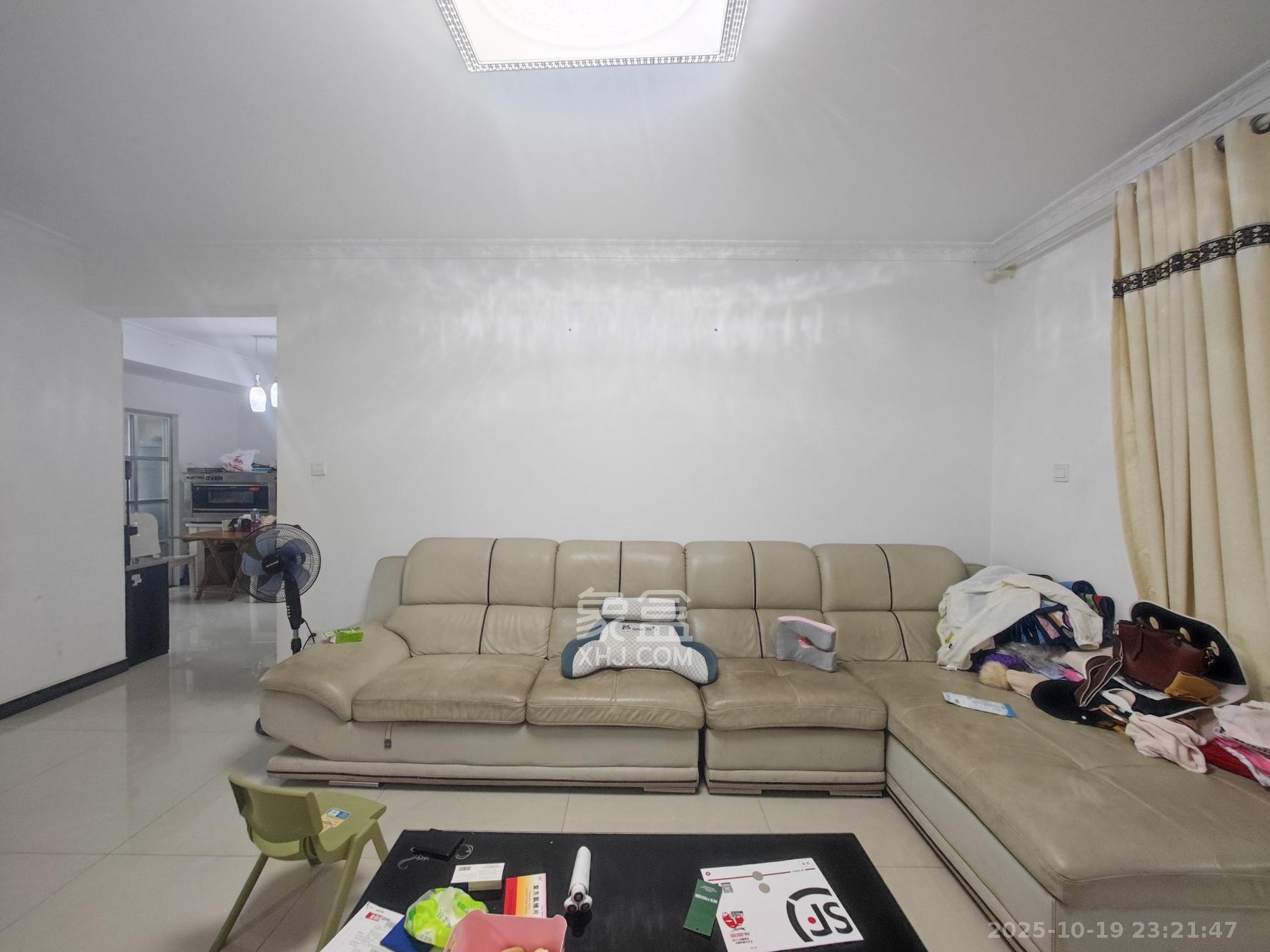 翡翠云天  3室2厅2卫    75.8万