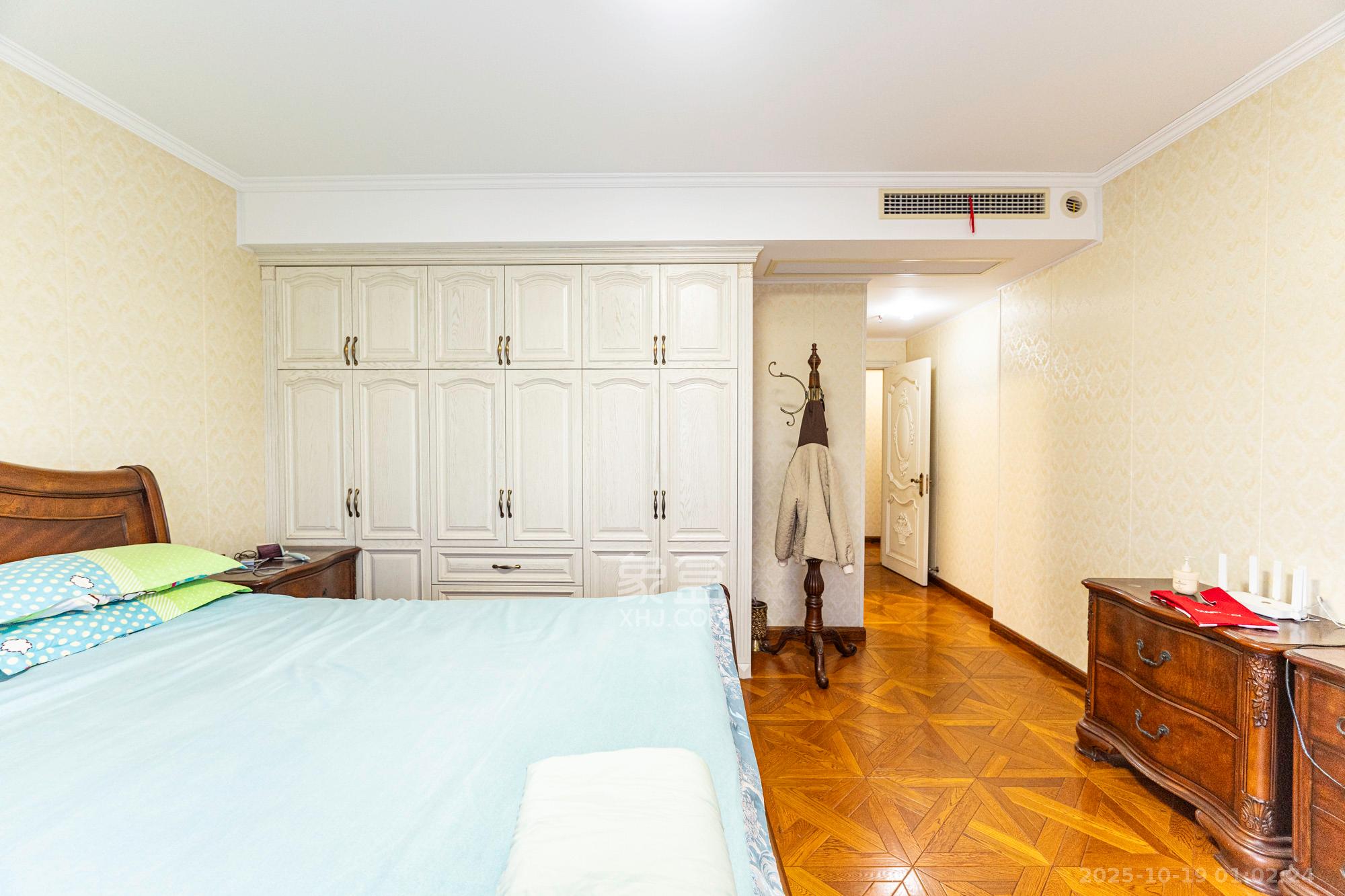 碧桂园威尼斯城  4室2厅2卫    135.0万 碧桂园威尼斯城  4室2厅2卫    135.0万卧室