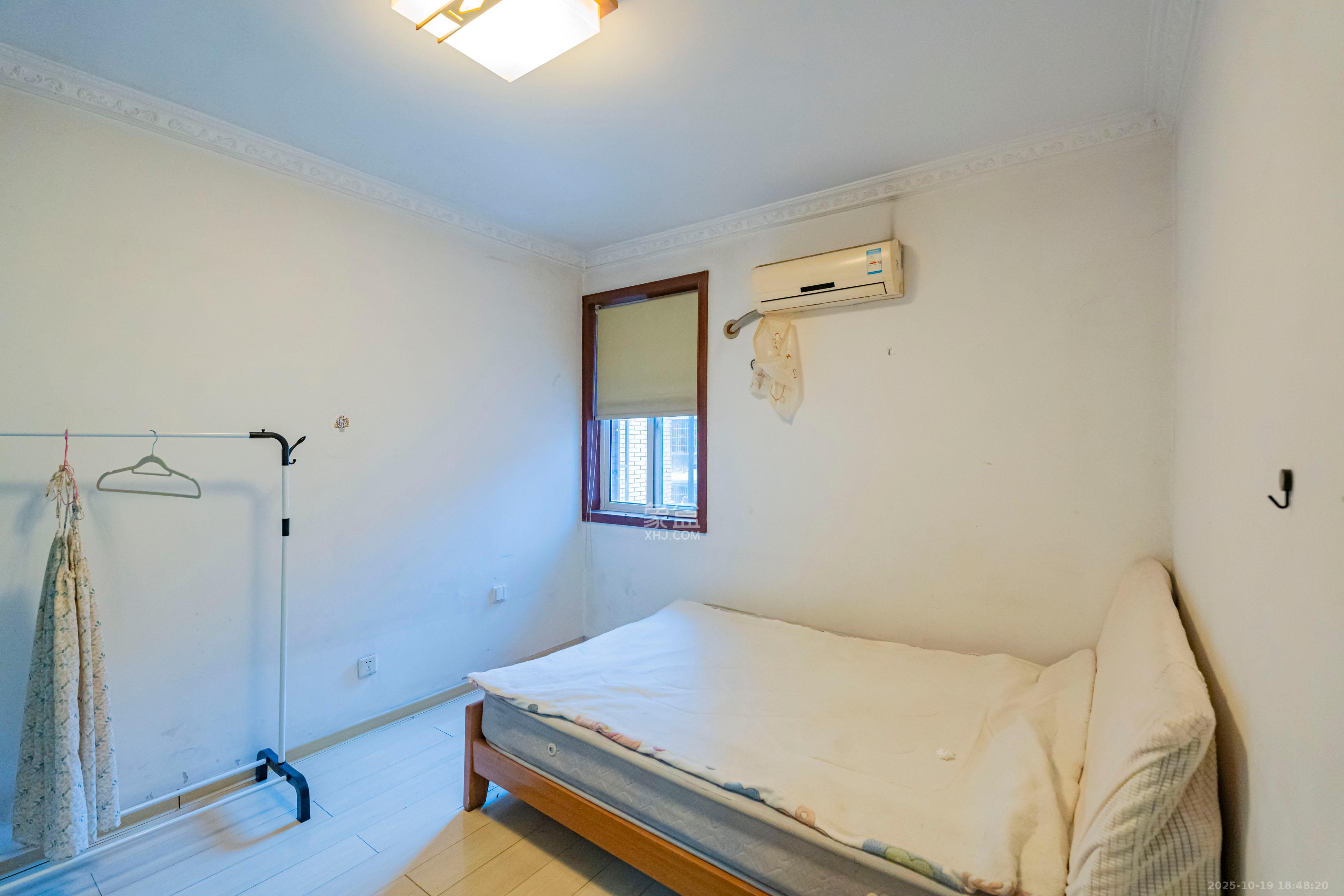 金地园  2室2厅1卫    49.8万 金地园  2室2厅1卫    49.8万卧室