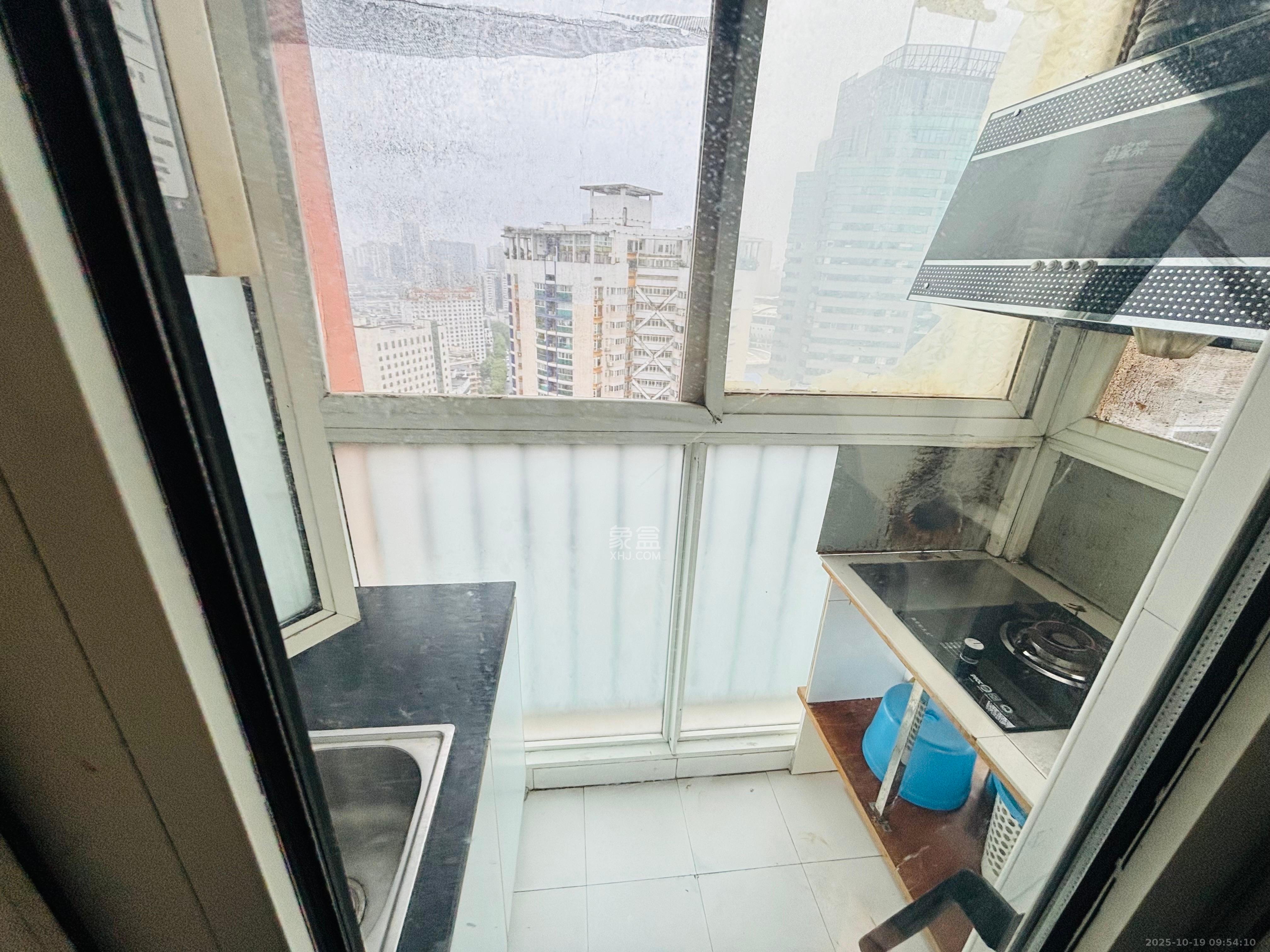 白沙晶城 1室1厅1卫 1300.0元/月 白沙晶城 1室1厅1卫 1300.0元/月室内图