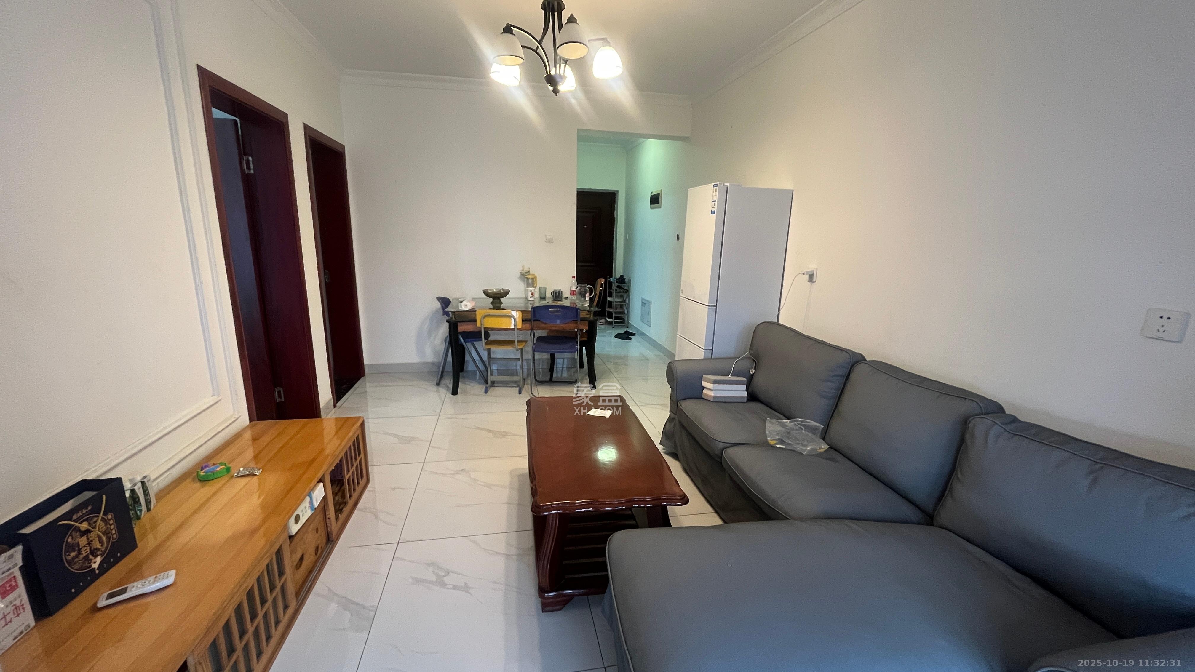 新新花园  2室1厅1卫    2000.0元/月