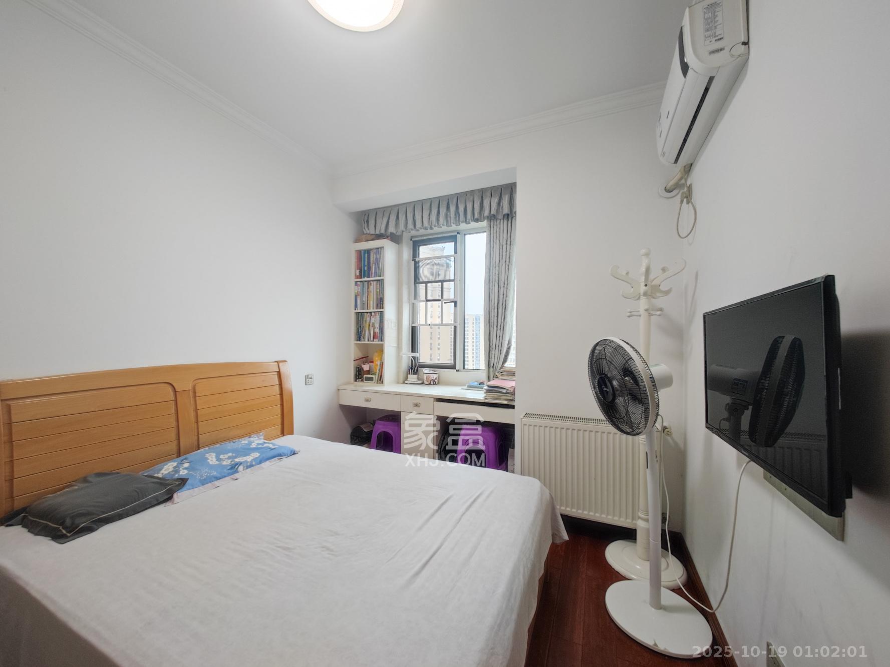 五矿万境水岸二期（五矿万境水岸和苑）  3室2厅2卫    195.8万卧室