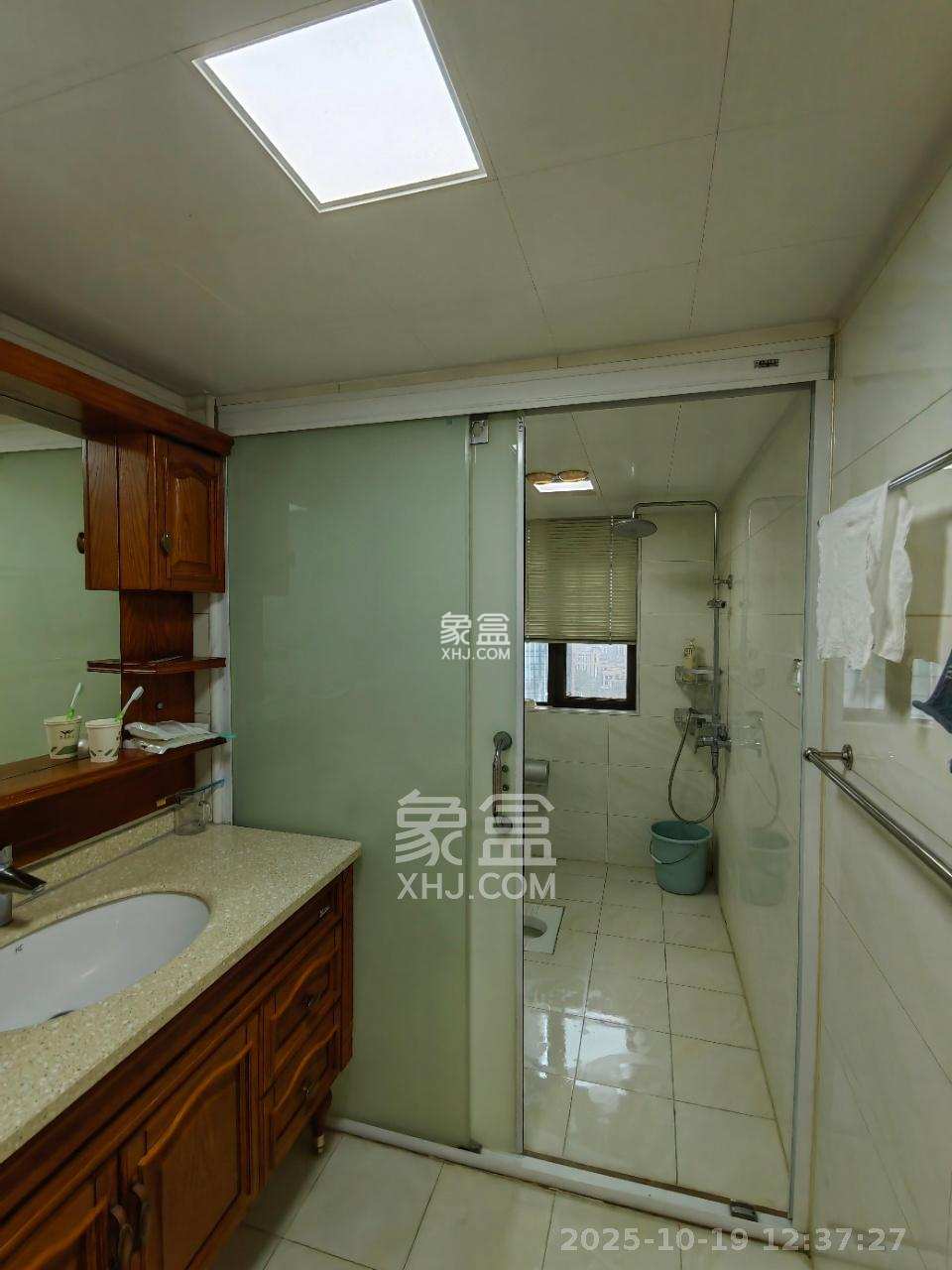 紫鑫御湖湾  4室2厅2卫    2300.0元/月 紫鑫御湖湾  4室2厅2卫    2300.0元/月室内图