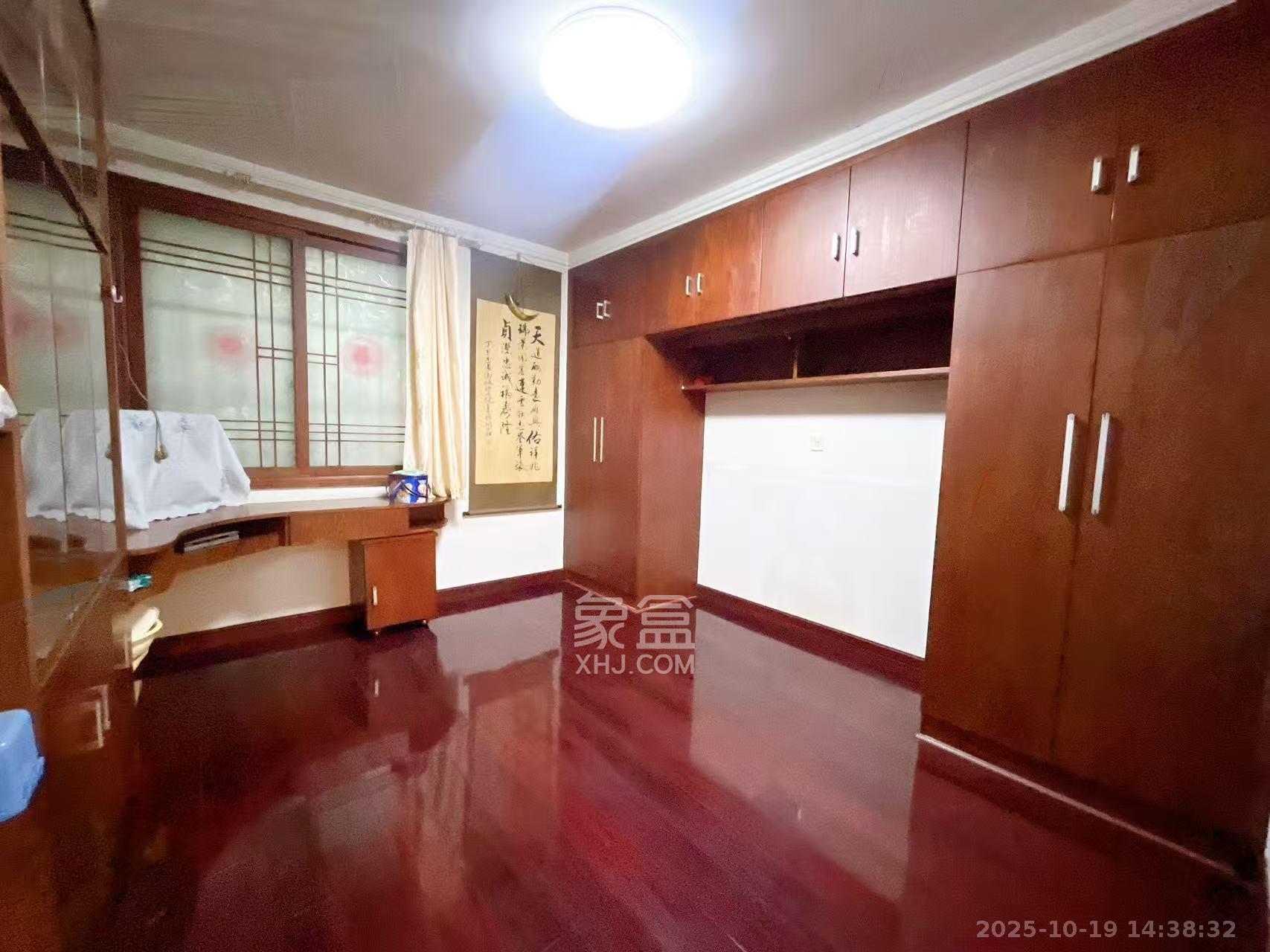 隆华金属宿舍  2室2厅1卫    2600.0元/月 隆华金属宿舍  2室2厅1卫    2600.0元/月室内图