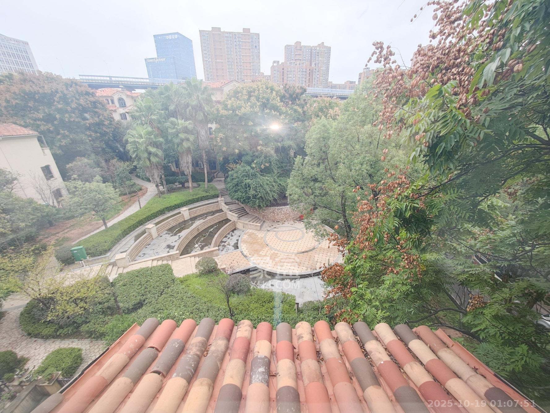 托斯卡纳洋房高层  5室2厅3卫    420.0万 托斯卡纳洋房高层  5室2厅3卫    420.0万其他