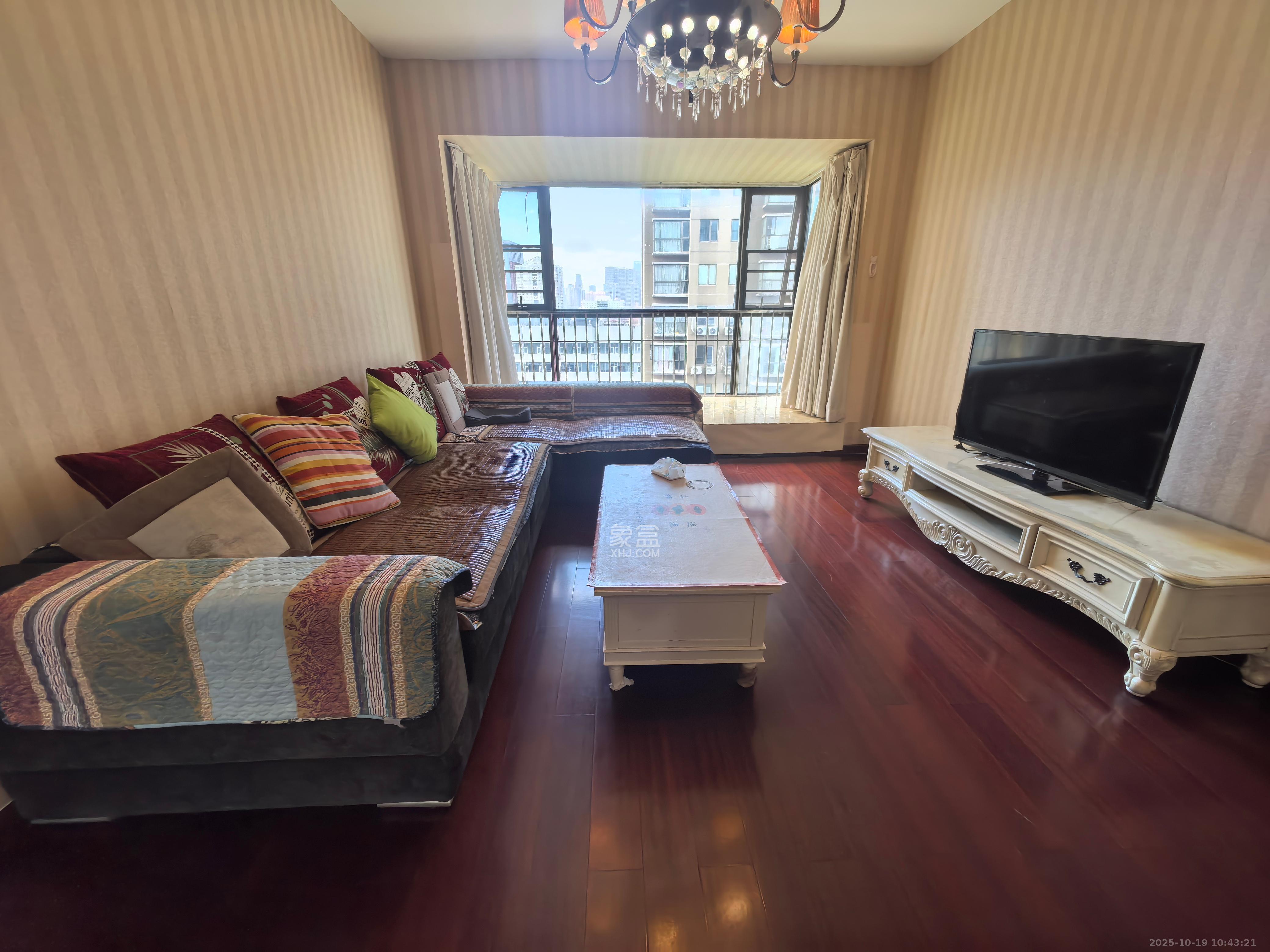 盛世美居荷园  2室2厅2卫    3300.0元/月 盛世美居荷园  2室2厅2卫    3300.0元/月室内图