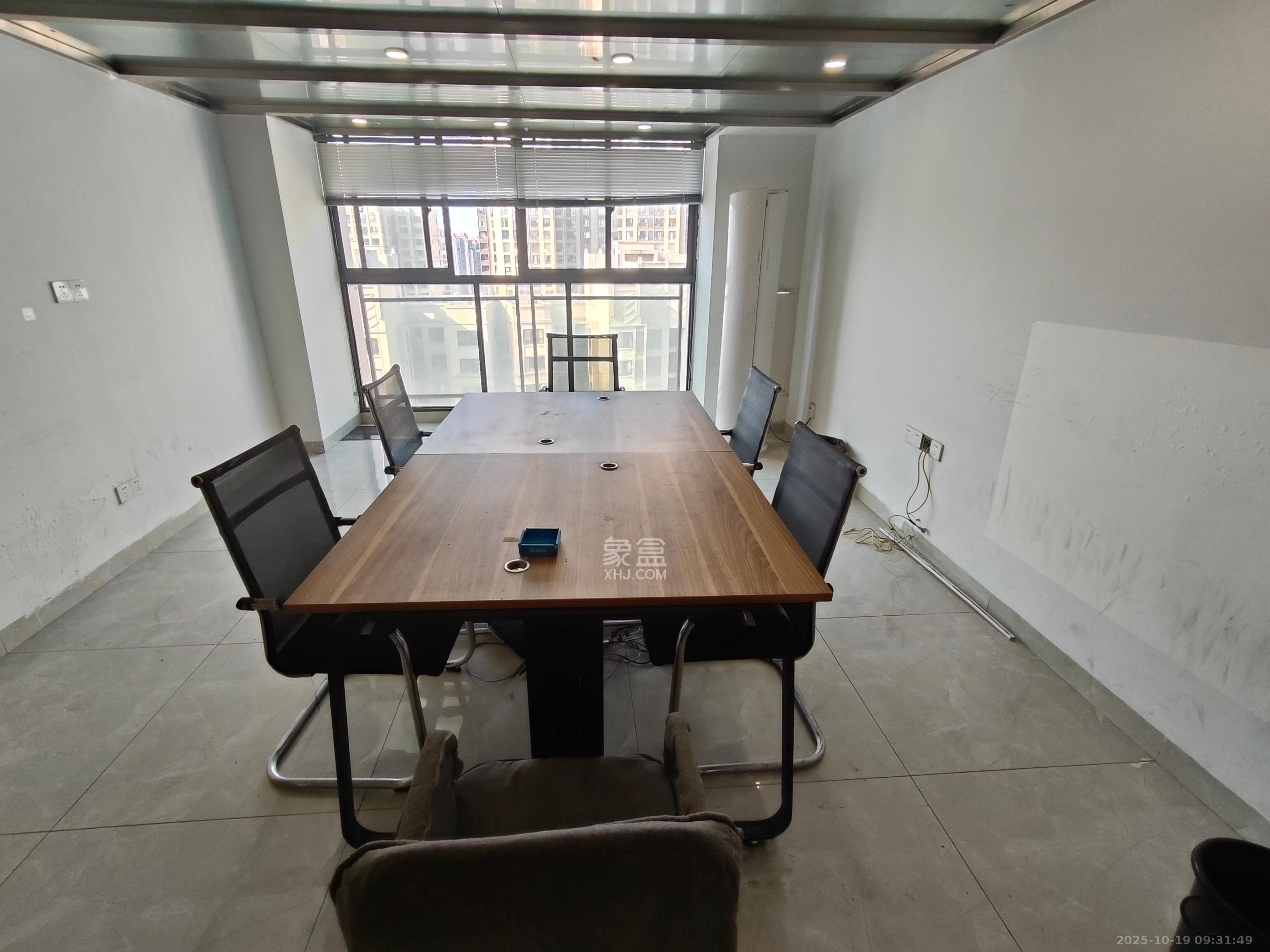 金科时代中心  1室1厅1卫    1500.0元/月室内图