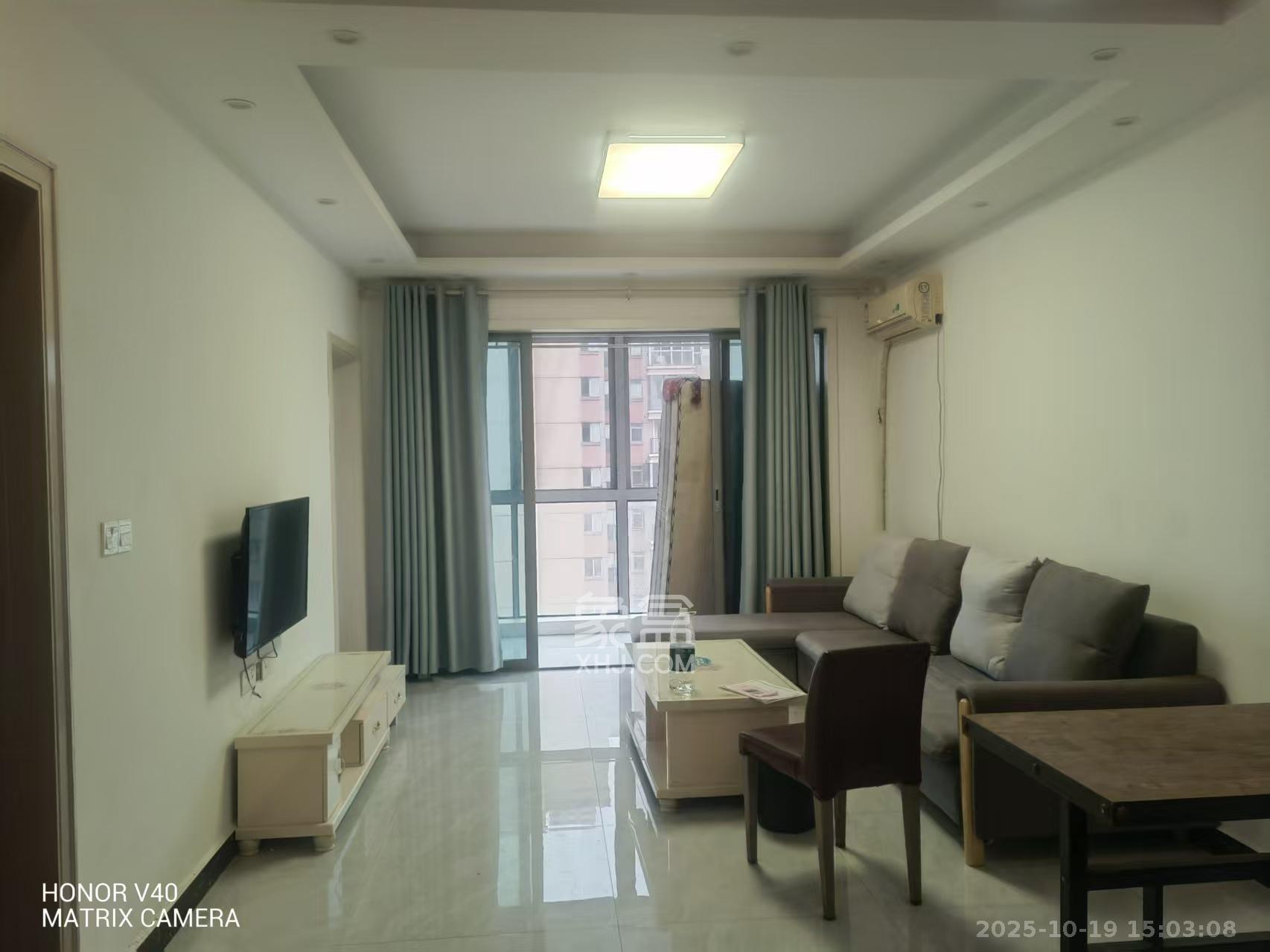 湖湘奥林匹克花园  3室2厅1卫    1900.0元/月 湖湘奥林匹克花园  3室2厅1卫    1900.0元/月室内图