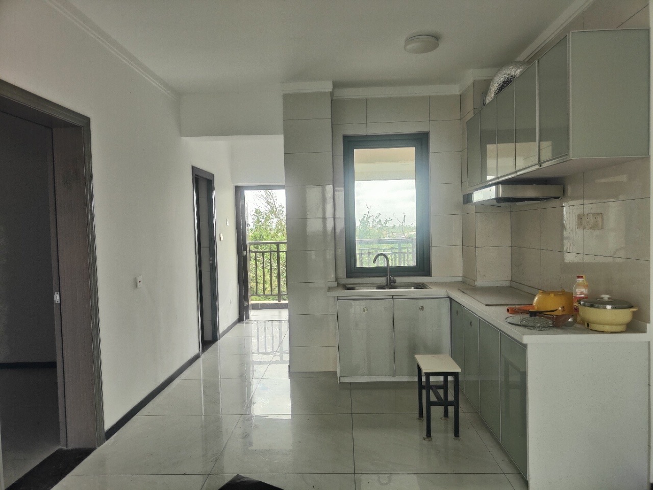 椰海润景  2室1厅1卫    52.0万 椰海润景  2室1厅1卫    52.0万客厅