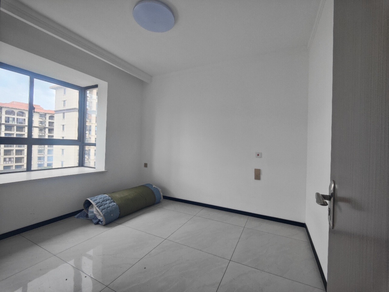 椰海润景  2室1厅1卫    52.0万 椰海润景  2室1厅1卫    52.0万客厅