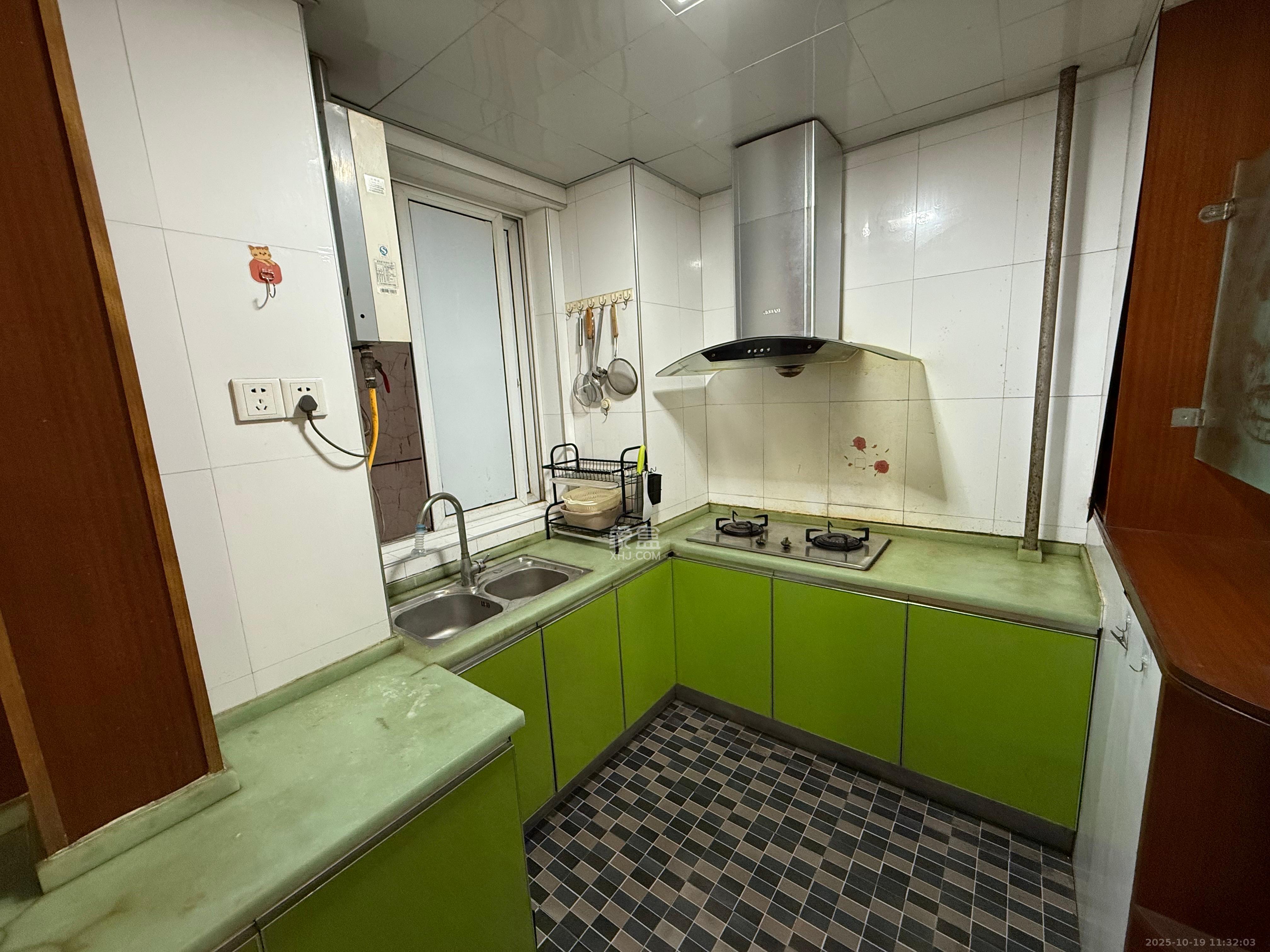 未来现代城 2室2厅1卫 1600.0元/月 未来现代城 2室2厅1卫 1600.0元/月室内图