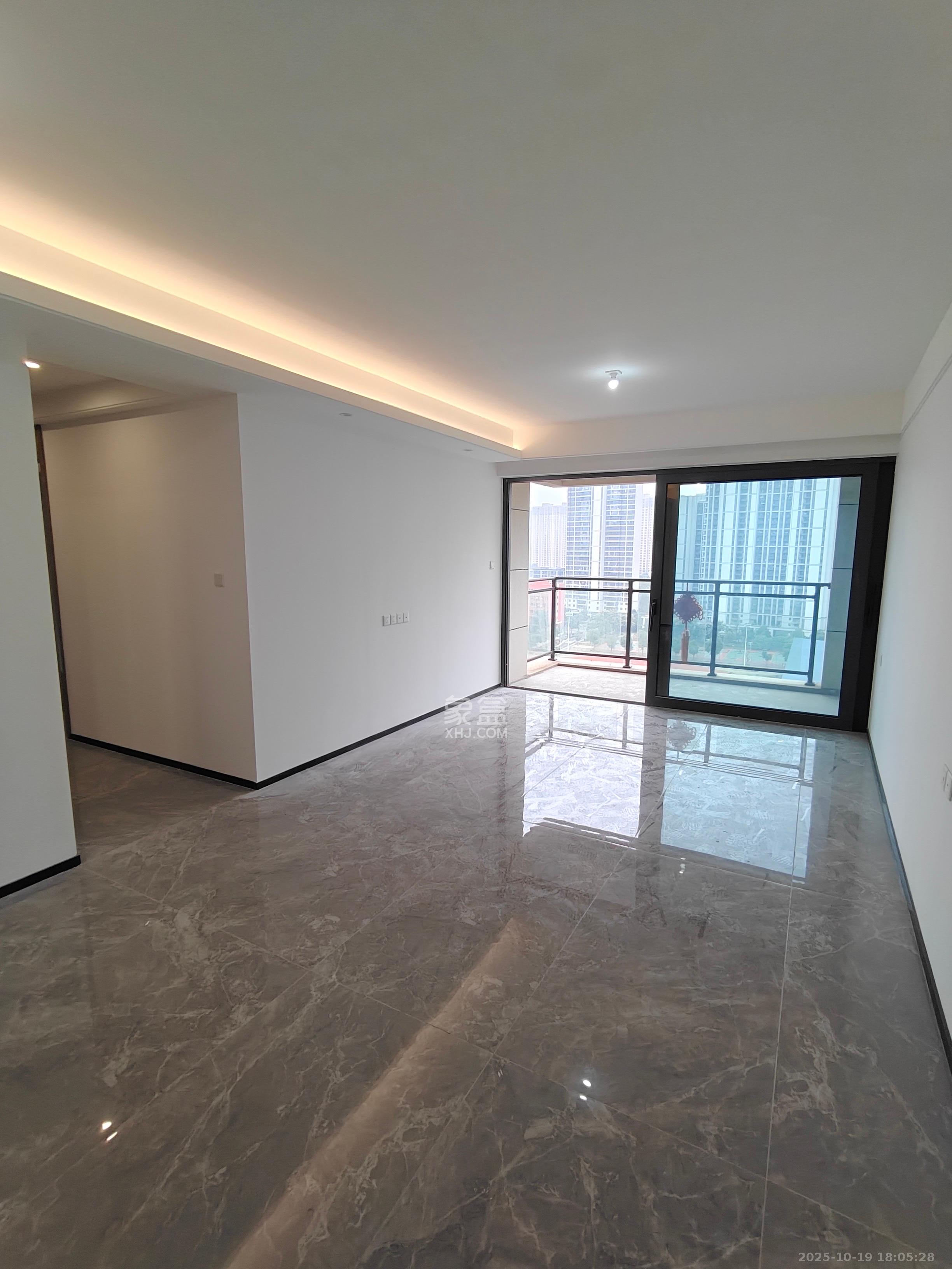 保利天汇  3室2厅2卫    3000.0元/月