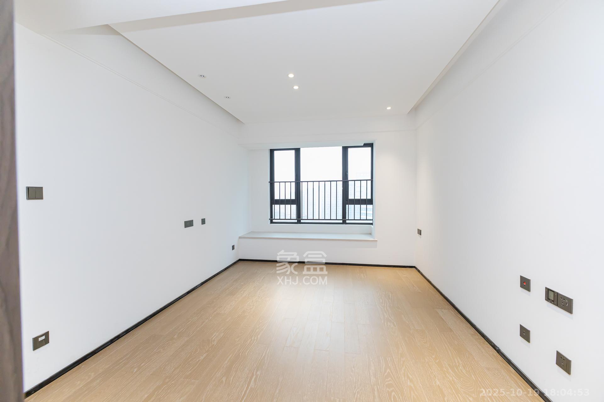 万科滨河道 4室2厅2卫 145.0万 万科滨河道 4室2厅2卫 145.0万卧室