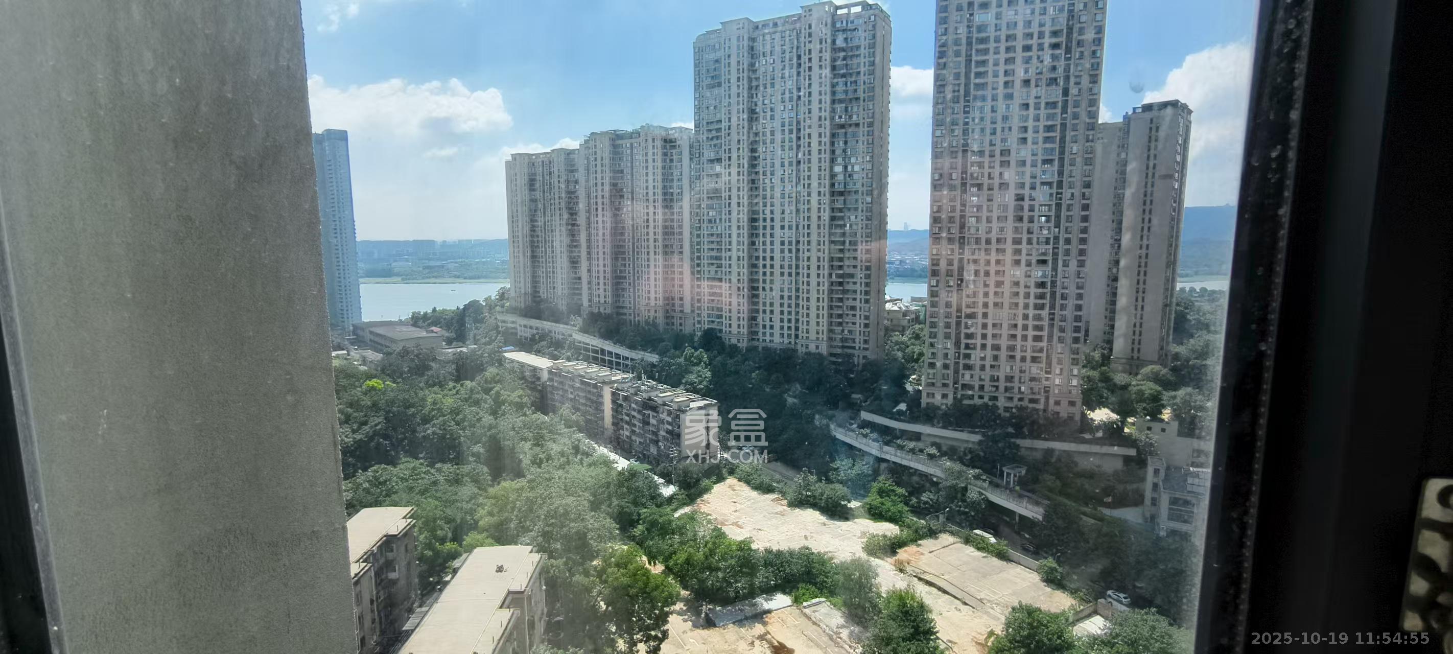 君合天玺 1室1厅1卫 1600.0元/月 君合天玺 1室1厅1卫 1600.0元/月室内图