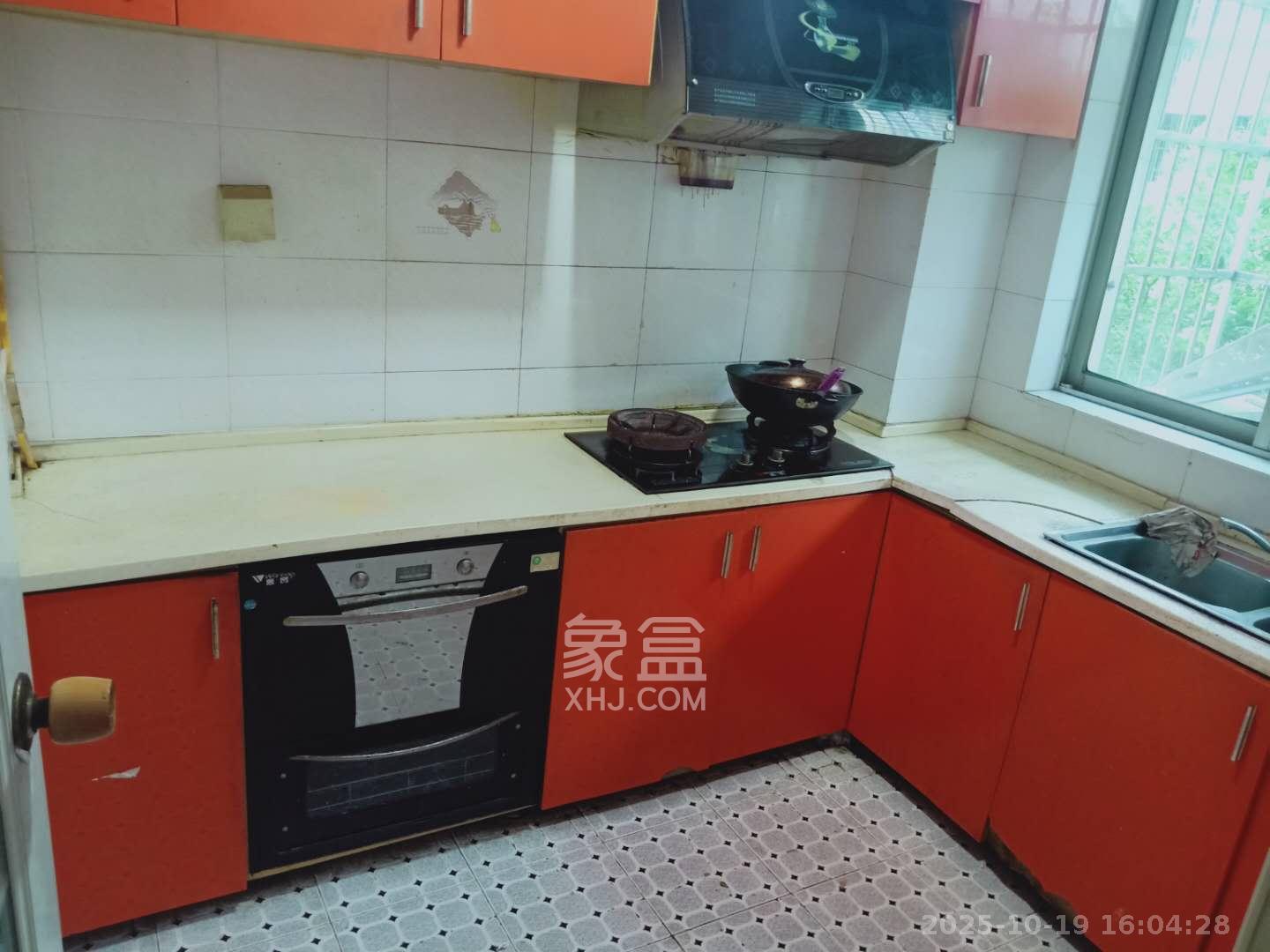 中南汽车世界  3室2厅2卫    1500.0元/月 中南汽车世界  3室2厅2卫    1500.0元/月室内图