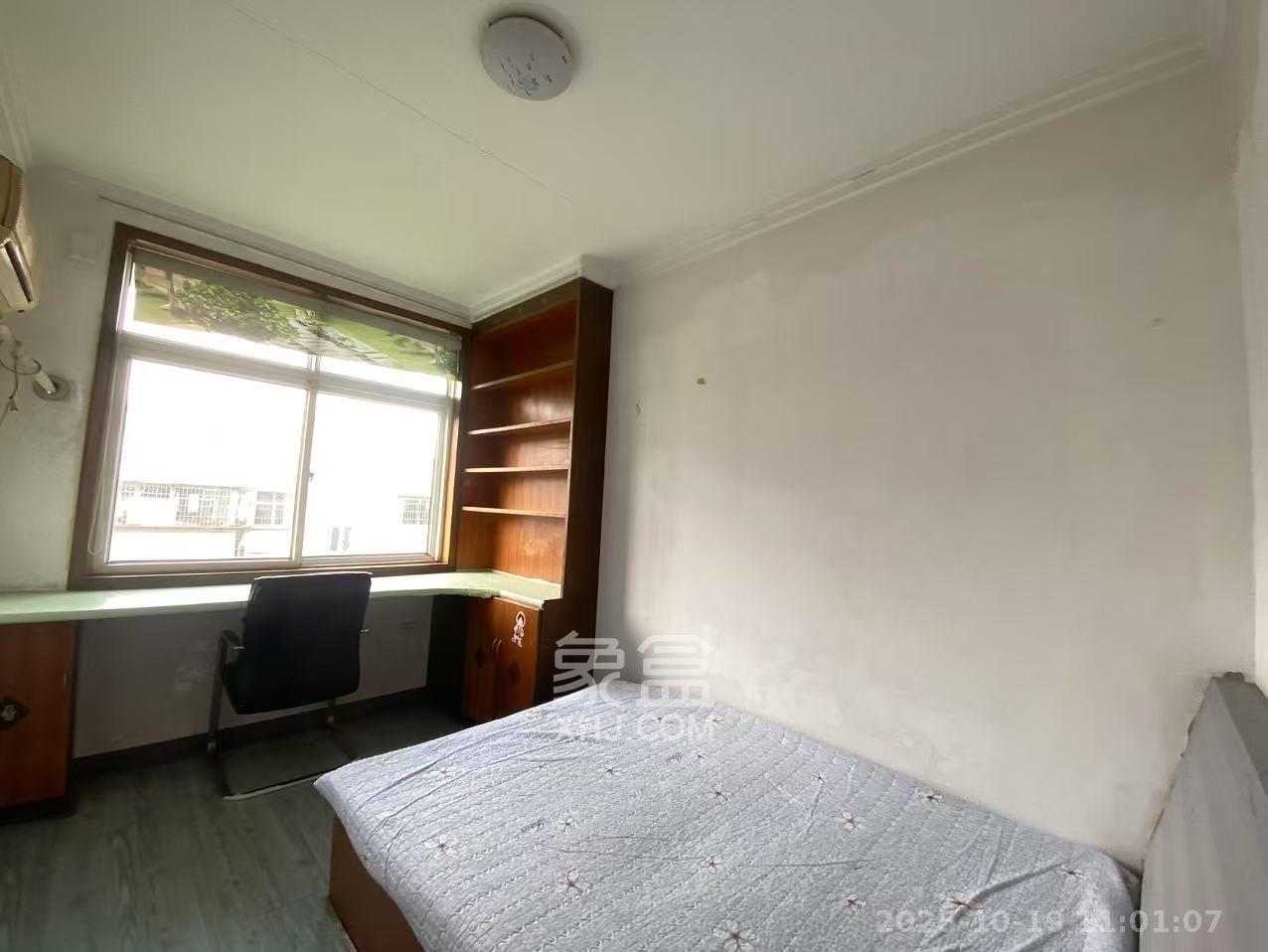 湘樟园小区(湘樟家园)  3室2厅1卫    1700.0元/月 湘樟园小区(湘樟家园)  3室2厅1卫    1700.0元/月室内图