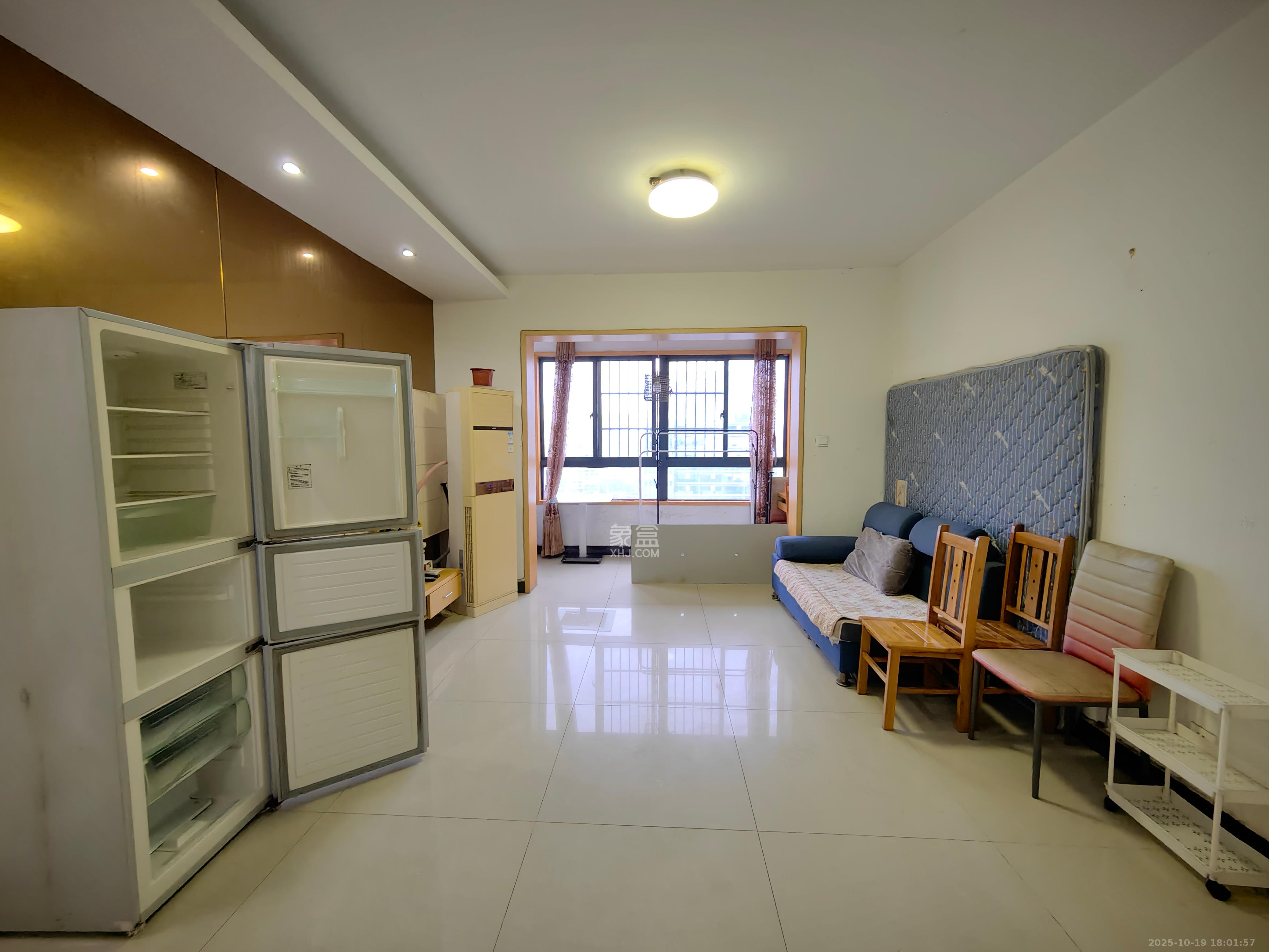 高升金典  3室1厅1卫    2400.0元/月