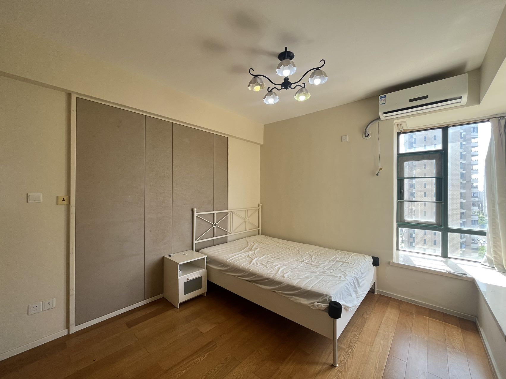 海阔天空-国瑞城二期(雅仕苑) 2室2厅1卫 3300.0元/月 海阔天空-国瑞城二期(雅仕苑) 2室2厅1卫 3300.0元/月室内图