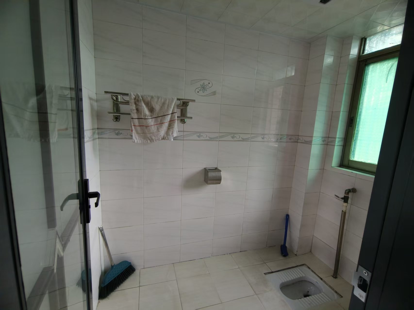 金山花园  4室2厅2卫    1500.0元/月室内图