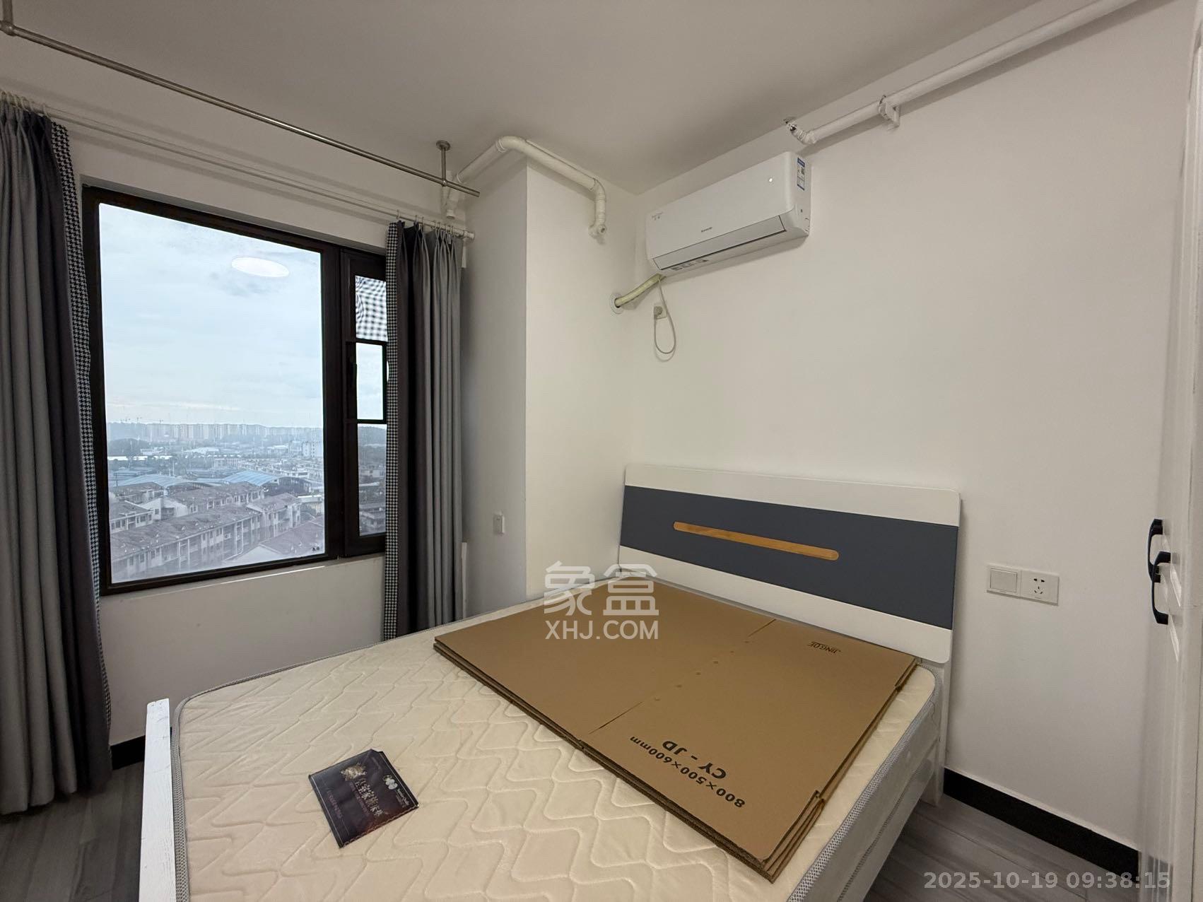 中海珑悦府  2室1厅1卫    2000.0元/月