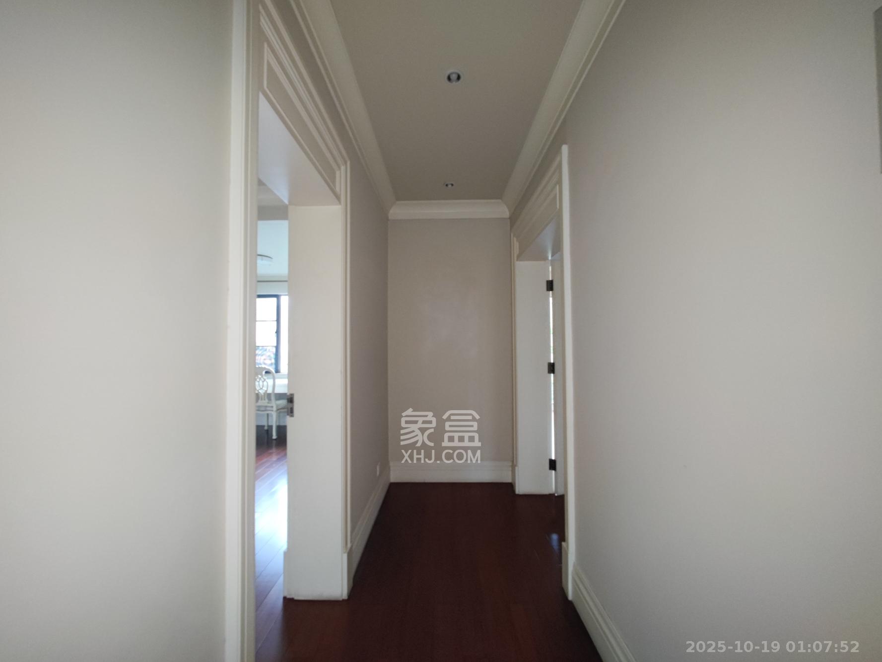 托斯卡纳洋房高层  5室2厅3卫    420.0万 托斯卡纳洋房高层  5室2厅3卫    420.0万其他