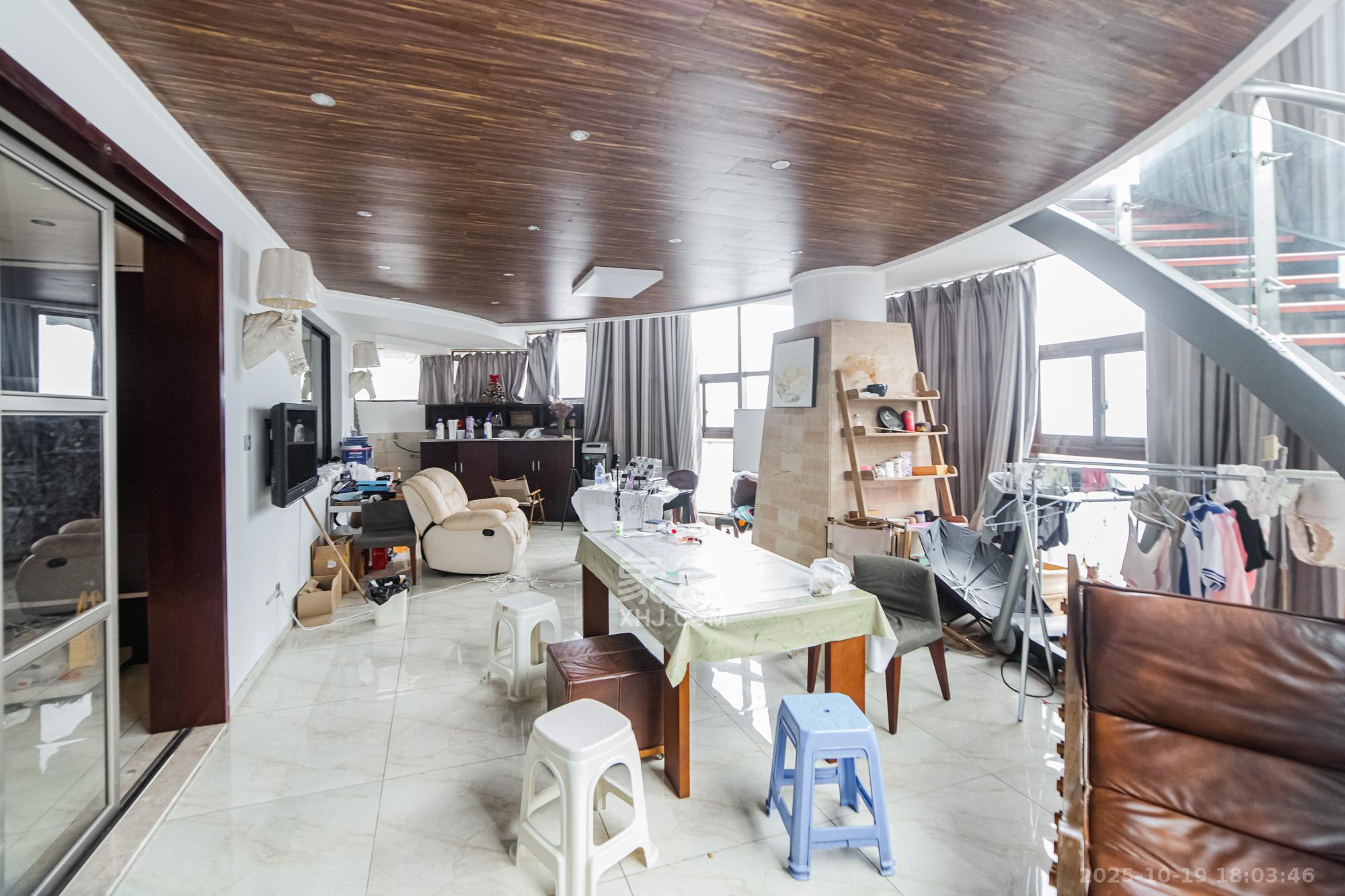 湘江世纪城湘江豪庭  4室2厅1卫    328.0万阳台