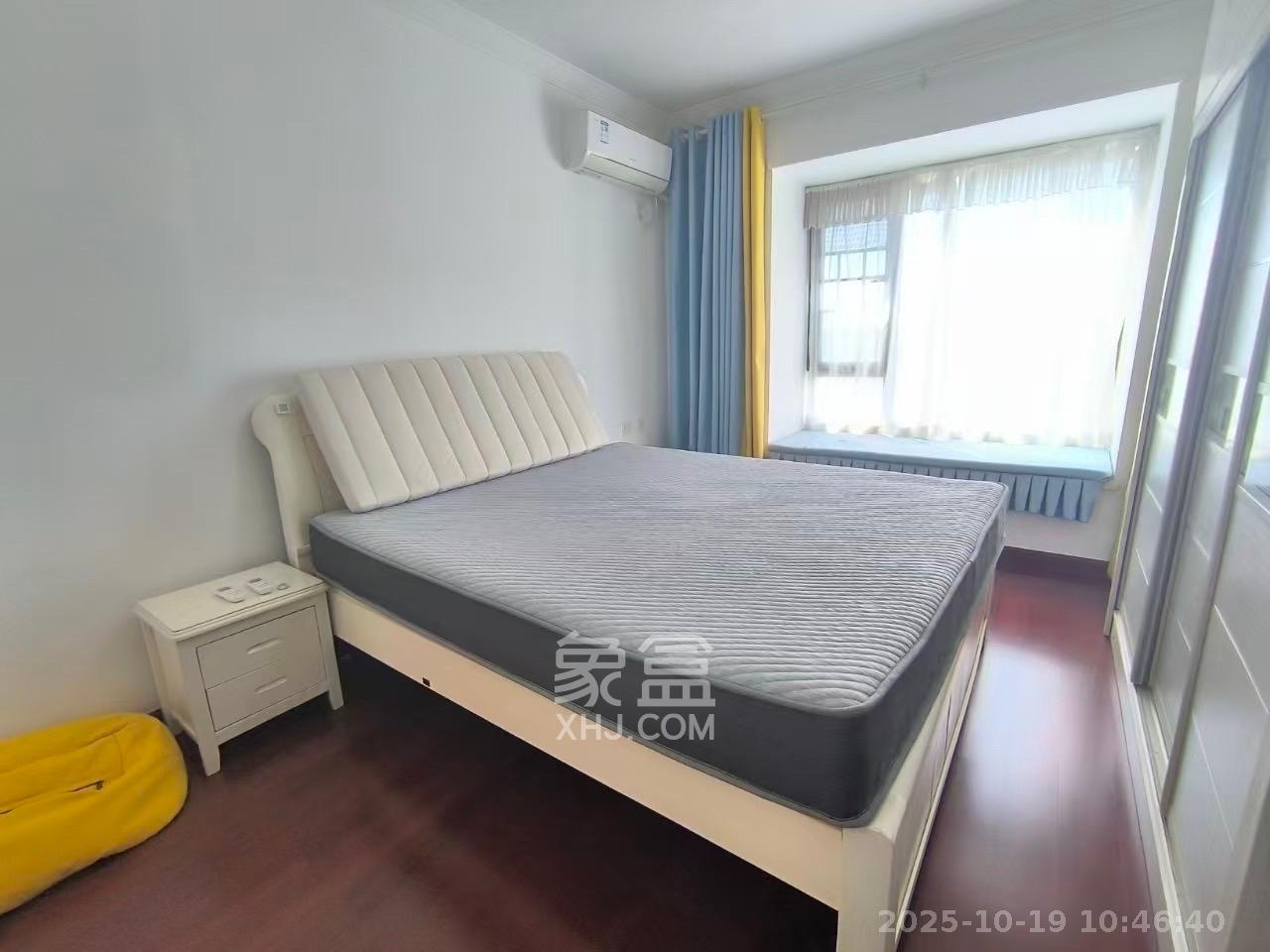 中海国际五期  3室2厅2卫    2200.0元/月 中海国际五期  3室2厅2卫    2200.0元/月室内图