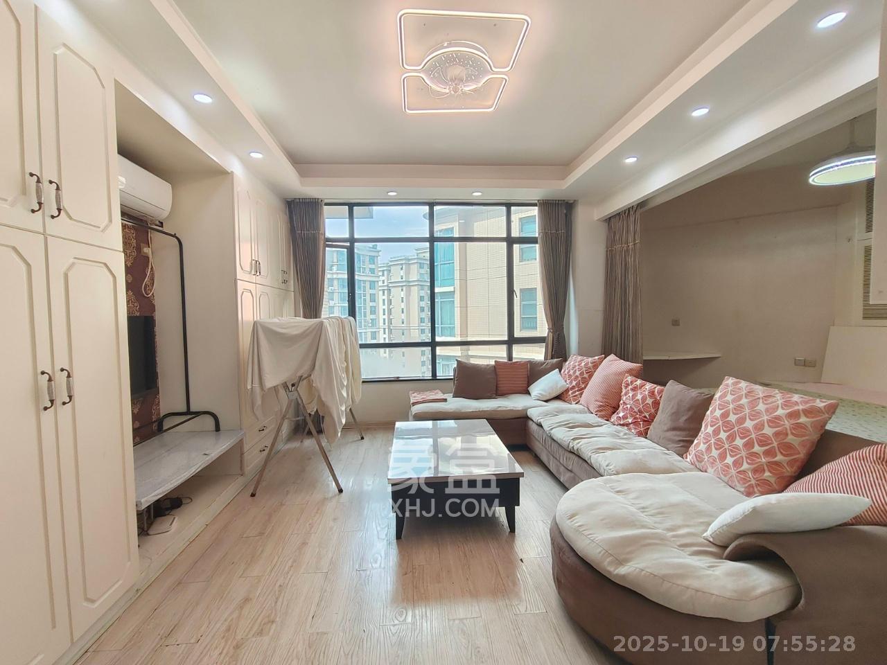 融圣国际  1室1厅1卫    2100.0元/月 融圣国际  1室1厅1卫    2100.0元/月室内图